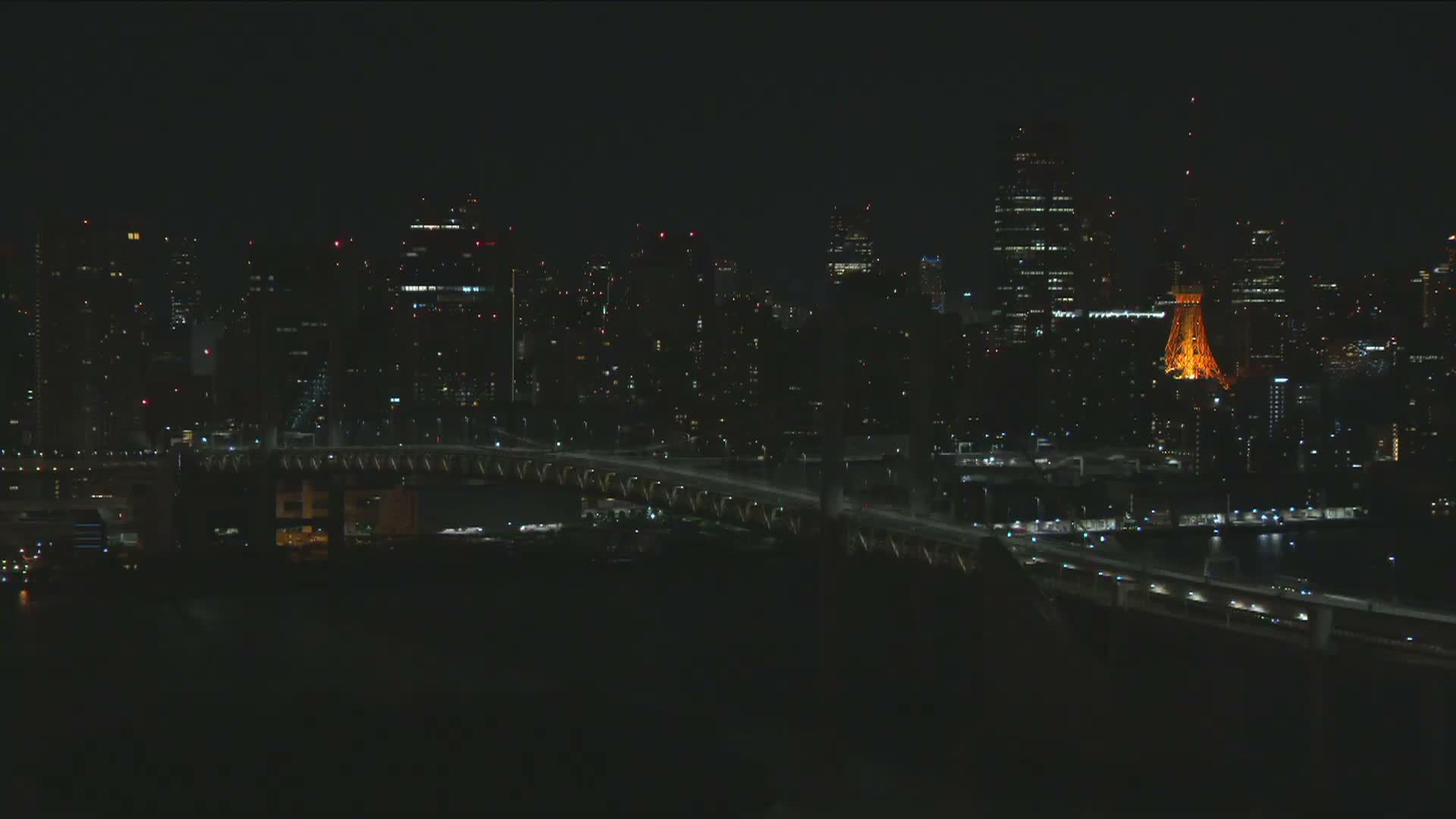 Tokyo PTZ Skyline , Tokyo Bay & Rainbow Bridge Daiba Entrance ( 東京PTZスカイライン、東京湾＆レインボーブリッジ台場入口 )  Live Cam - 2 Chome, Daiba, Odaiba, Minato-ku, Tokyo, Kantō, Honshu, Japan