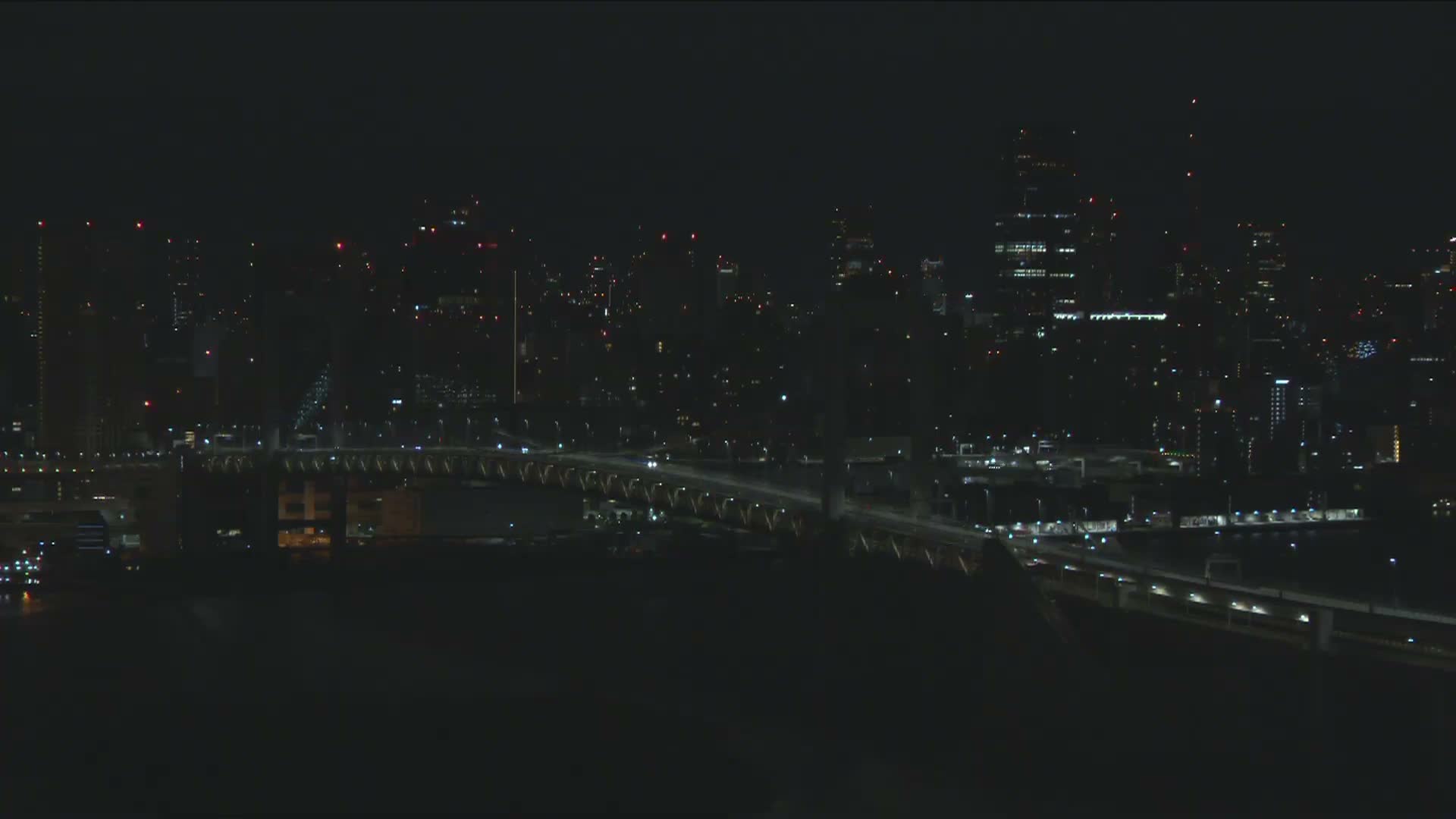 Tokyo PTZ Skyline , Tokyo Bay & Rainbow Bridge Daiba Entrance ( 東京PTZスカイライン、東京湾＆レインボーブリッジ台場入口 )  Live Cam - 2 Chome, Daiba, Odaiba, Minato-ku, Tokyo, Kantō, Honshu, Japan