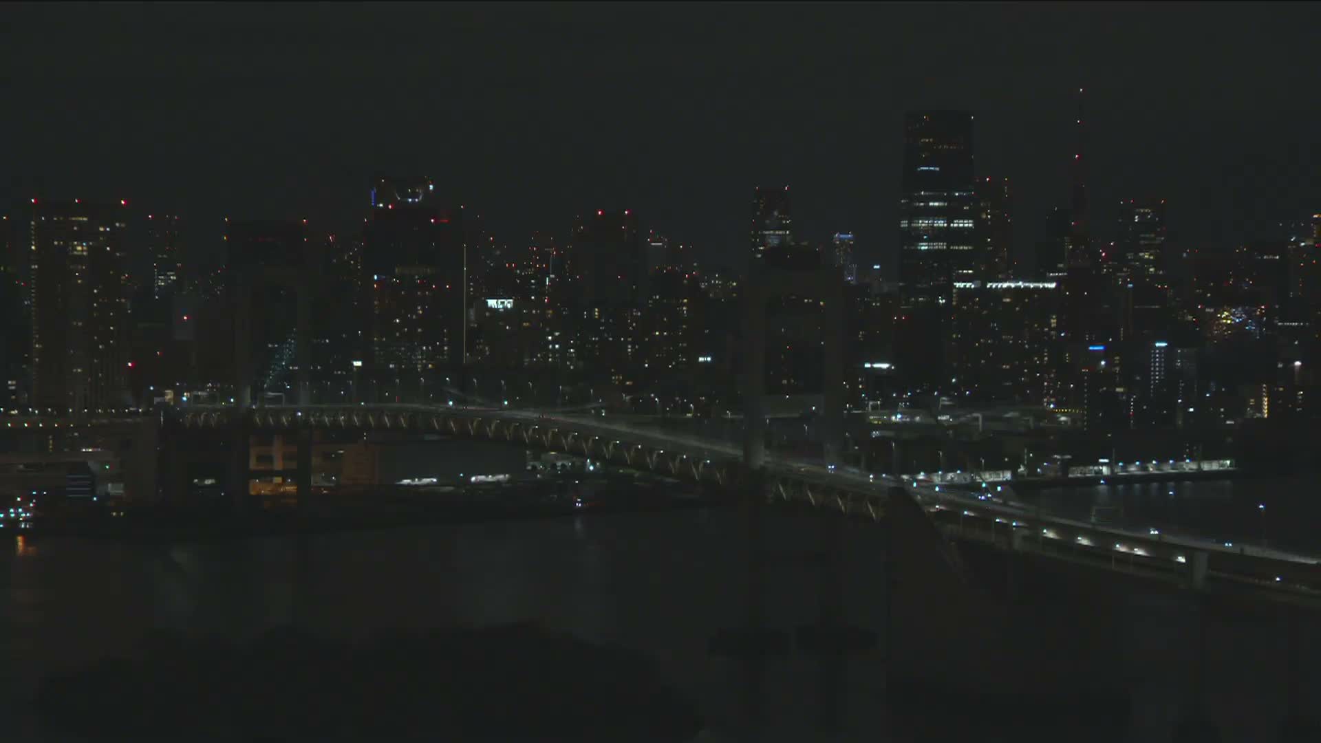 Tokyo PTZ Skyline , Tokyo Bay & Rainbow Bridge Daiba Entrance ( 東京PTZスカイライン、東京湾＆レインボーブリッジ台場入口 )  Live Cam - 2 Chome, Daiba, Odaiba, Minato-ku, Tokyo, Kantō, Honshu, Japan