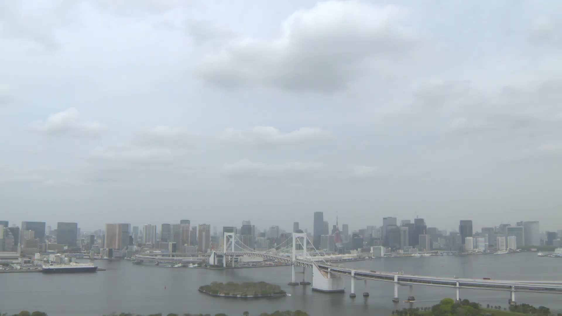 Tokyo PTZ Skyline , Tokyo Bay & Rainbow Bridge Daiba Entrance ( 東京PTZスカイライン、東京湾＆レインボーブリッジ台場入口 )  Live Cam - 2 Chome, Daiba, Odaiba, Minato-ku, Tokyo, Kantō, Honshu, Japan