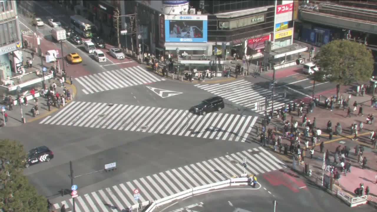 Tokyo, Shibuya Scramble Crossing Live Cam ( 東京、渋谷スクランブル交差点 )  Live Cam - Dogenzaka, Shibuya-ku, Tokyo, Kantō, Honshu, Japan