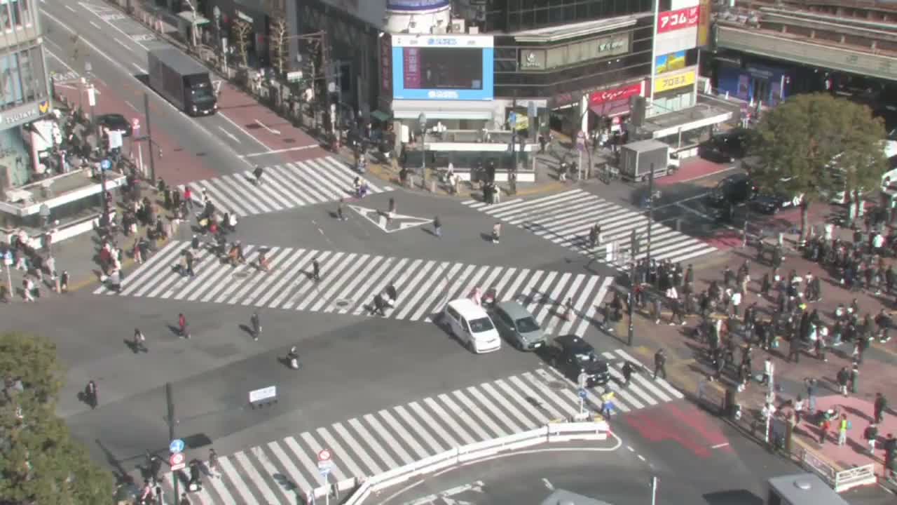 Tokyo, Shibuya Scramble Crossing Live Cam ( 東京、渋谷スクランブル交差点 )  Live Cam - Dogenzaka, Shibuya-ku, Tokyo, Kantō, Honshu, Japan