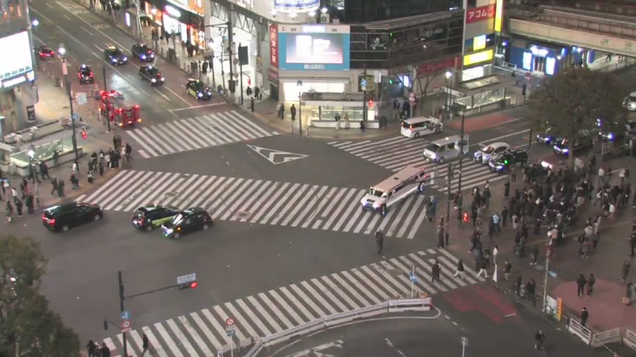 Tokyo, Shibuya Scramble Crossing Live Cam ( 東京、渋谷スクランブル交差点 )  Live Cam - Dogenzaka, Shibuya-ku, Tokyo, Kantō, Honshu, Japan
