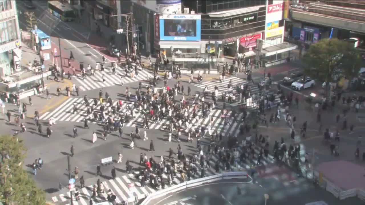 Tokyo, Shibuya Scramble Crossing Live Cam ( 東京、渋谷スクランブル交差点 )  Live Cam - Dogenzaka, Shibuya-ku, Tokyo, Kantō, Honshu, Japan