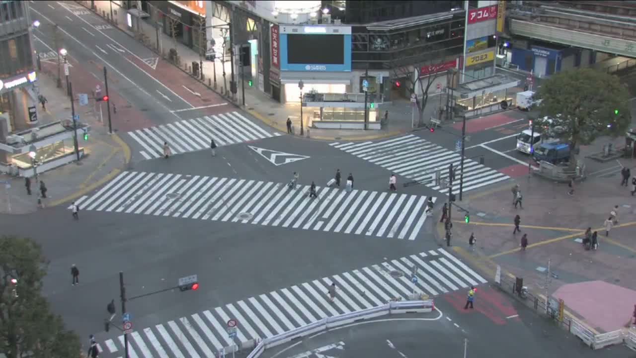 Tokyo, Shibuya Scramble Crossing Live Cam ( 東京、渋谷スクランブル交差点 )  Live Cam - Dogenzaka, Shibuya-ku, Tokyo, Kantō, Honshu, Japan