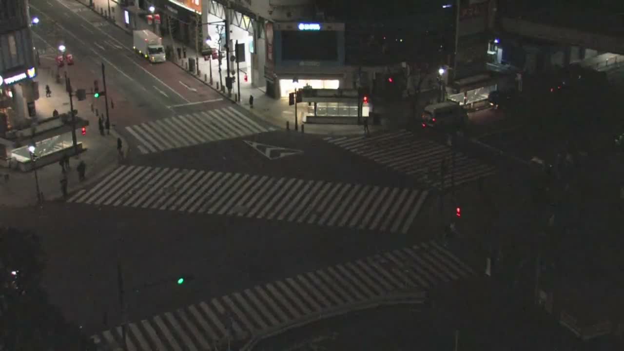 Tokyo, Shibuya Scramble Crossing Live Cam ( 東京、渋谷スクランブル交差点 )  Live Cam - Dogenzaka, Shibuya-ku, Tokyo, Kantō, Honshu, Japan