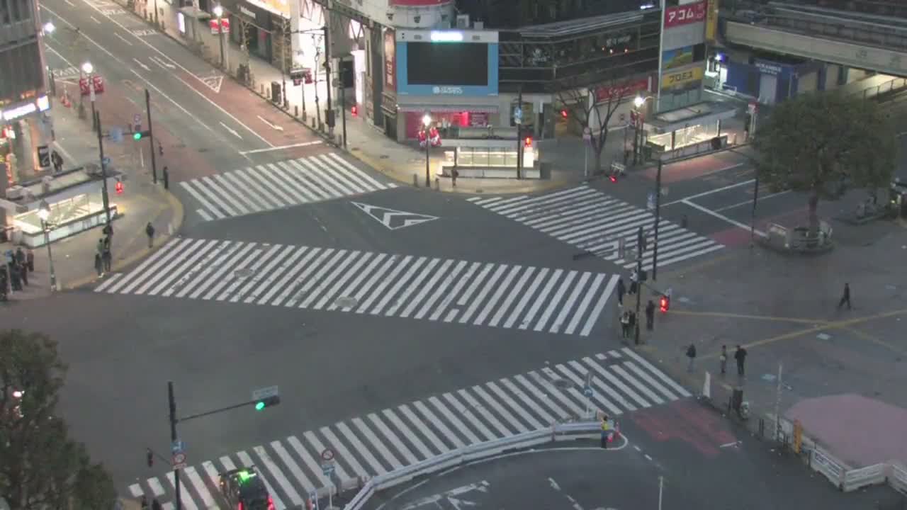 Tokyo, Shibuya Scramble Crossing Live Cam ( 東京、渋谷スクランブル交差点 )  Live Cam - Dogenzaka, Shibuya-ku, Tokyo, Kantō, Honshu, Japan
