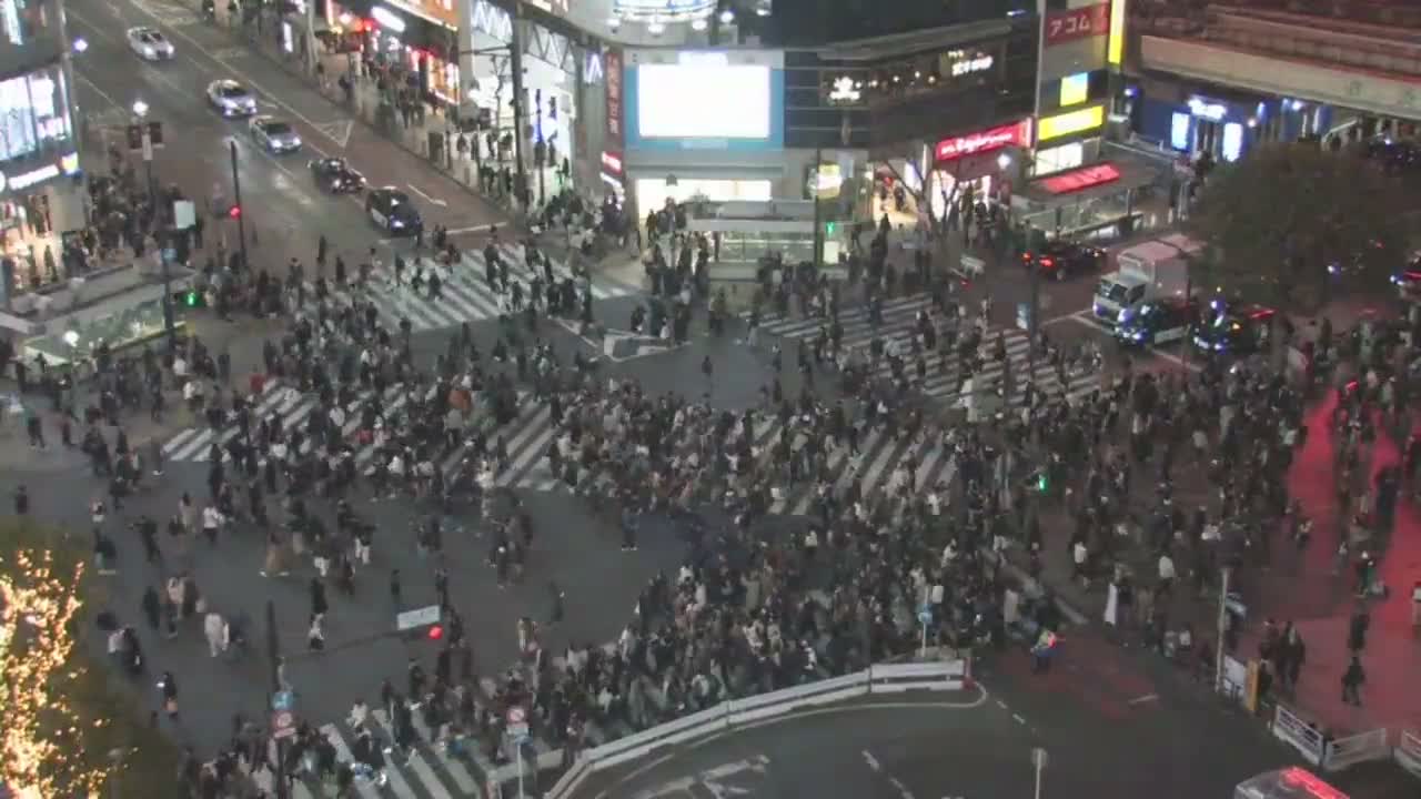 Tokyo, Shibuya Scramble Crossing Live Cam ( 東京、渋谷スクランブル交差点 )  Live Cam - Dogenzaka, Shibuya-ku, Tokyo, Kantō, Honshu, Japan