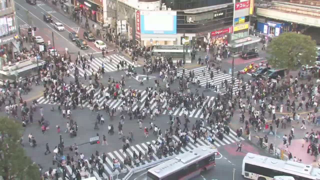 Tokyo, Shibuya Scramble Crossing Live Cam ( 東京、渋谷スクランブル交差点 )  Live Cam - Dogenzaka, Shibuya-ku, Tokyo, Kantō, Honshu, Japan