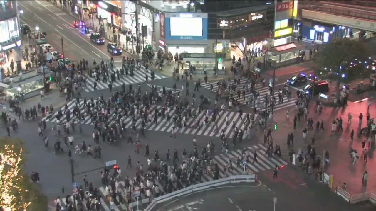 Tokyo, Shibuya Scramble Crossing Live Cam ( 東京、渋谷スクランブル交差点 )  Live Cam - Dogenzaka, Shibuya-ku, Tokyo, Kantō, Honshu, Japan
