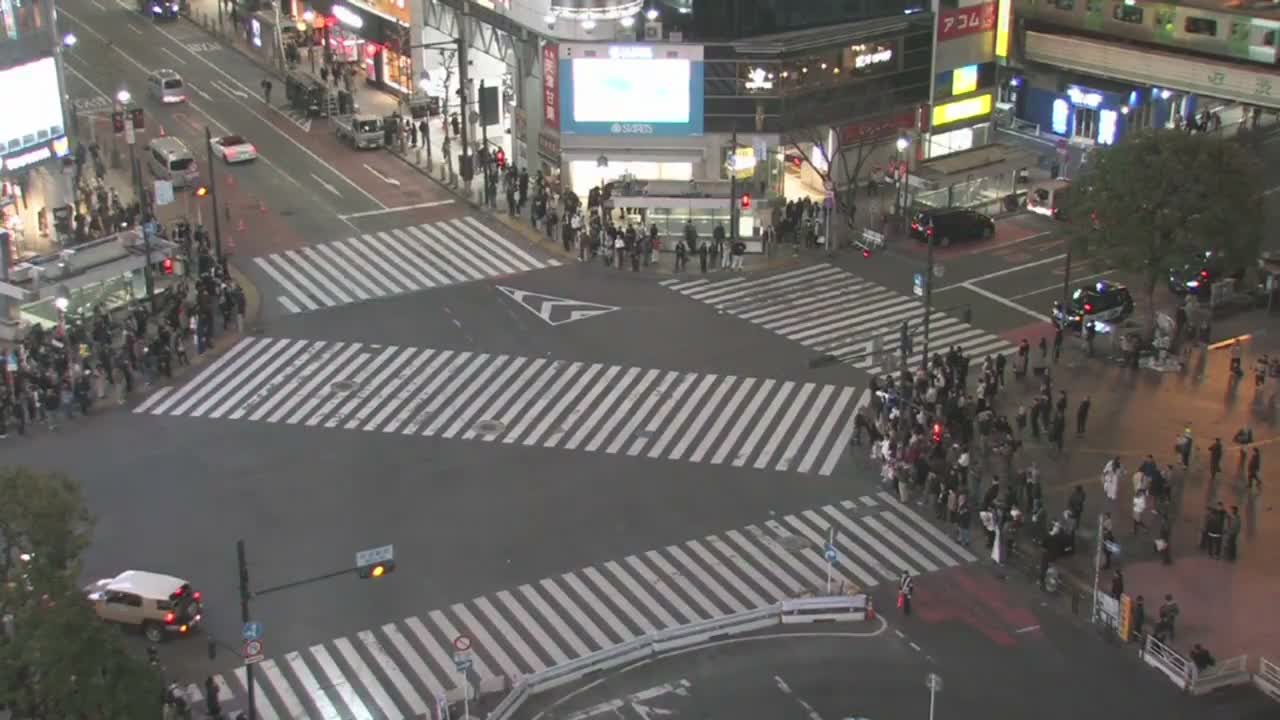 Tokyo, Shibuya Scramble Crossing Live Cam ( 東京、渋谷スクランブル交差点 )  Live Cam - Dogenzaka, Shibuya-ku, Tokyo, Kantō, Honshu, Japan