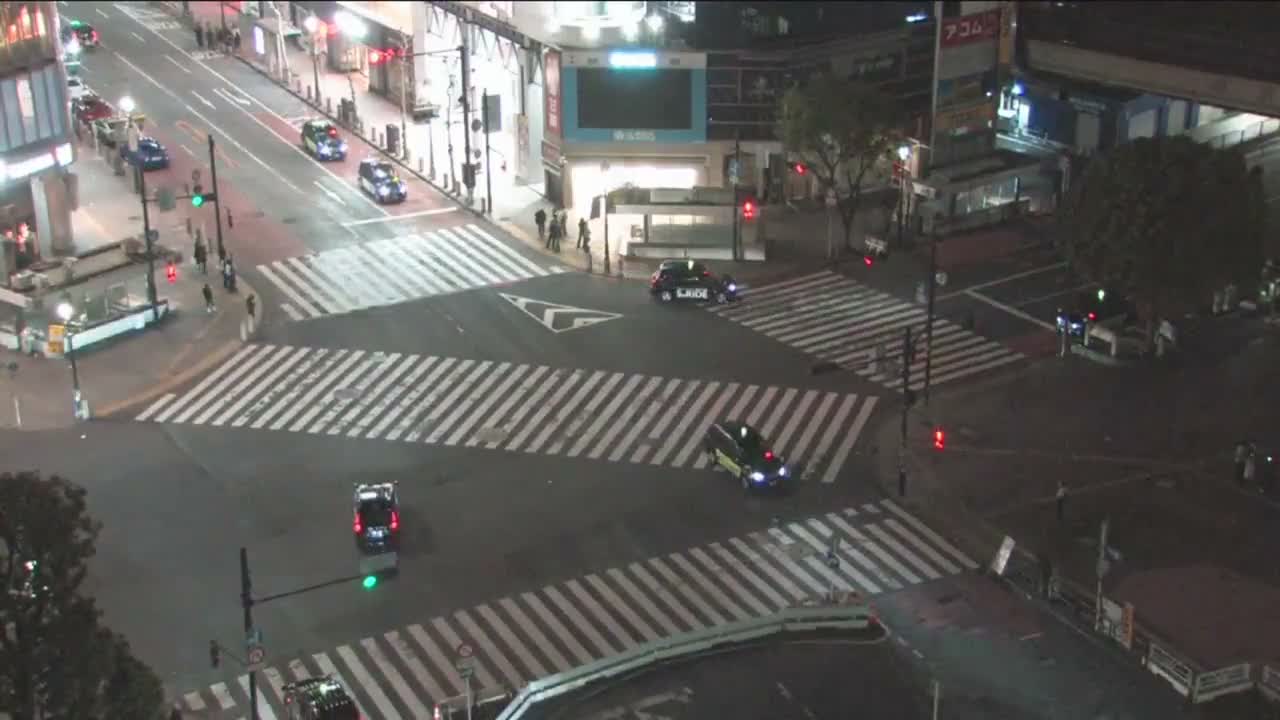 Tokyo, Shibuya Scramble Crossing Live Cam ( 東京、渋谷スクランブル交差点 )  Live Cam - Dogenzaka, Shibuya-ku, Tokyo, Kantō, Honshu, Japan