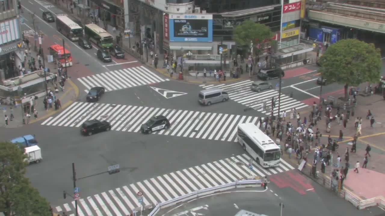Tokyo, Shibuya Scramble Crossing Live Cam ( 東京、渋谷スクランブル交差点 )  Live Cam - Dogenzaka, Shibuya-ku, Tokyo, Kantō, Honshu, Japan