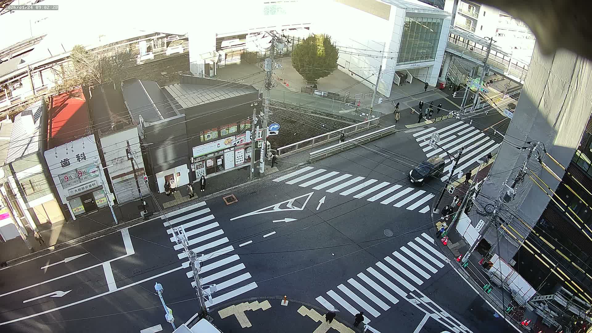 Kanagawa, Kamakura, Ofuna JR Train Station & Shochiku Street / Kanagawa Prefectural Rte 203 Junction ( 神奈川・鎌倉・大船 JR駅＆松竹通り／神奈川県道203ジャンクション )  Live Cam - 1 Chome, Ofuna, Kamakura, Kanagawa, Kanto, Honshu, Japan