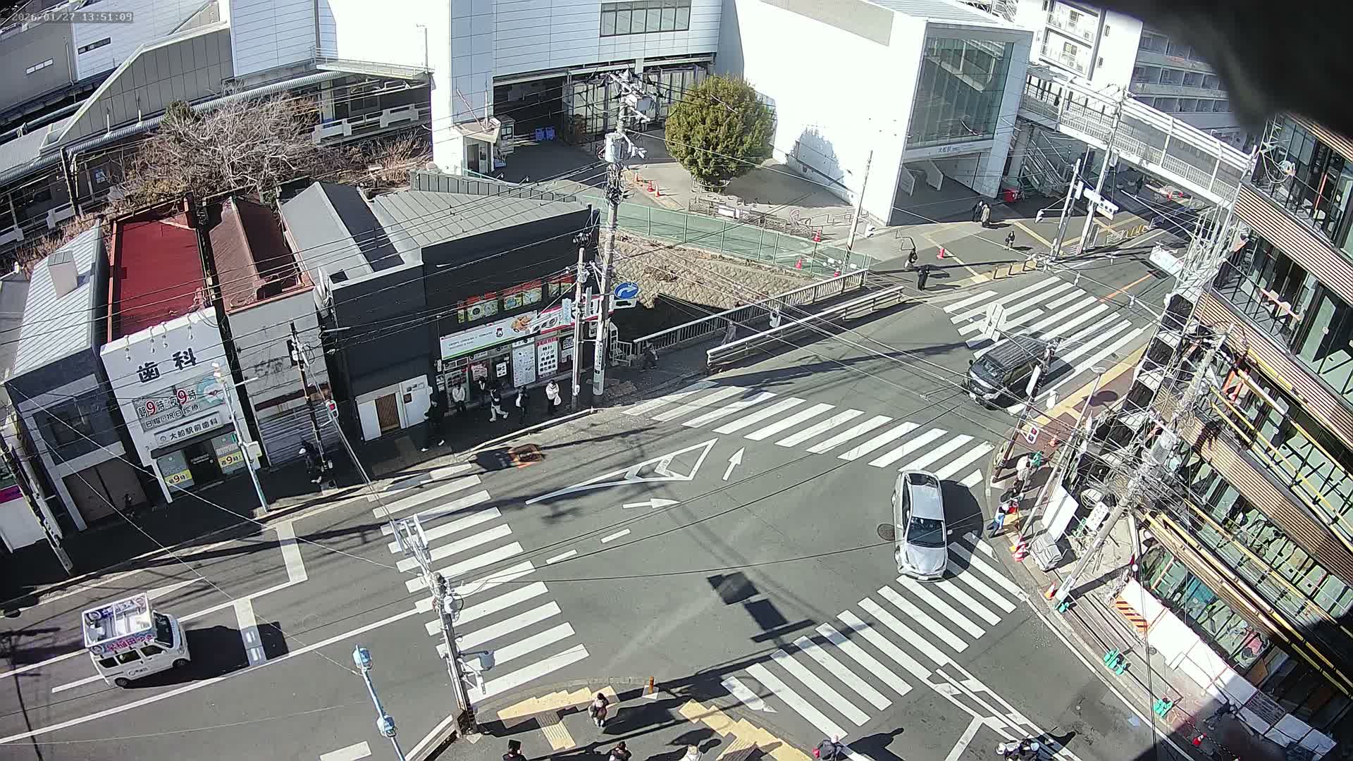 Kanagawa, Kamakura, Ofuna JR Train Station & Shochiku Street / Kanagawa Prefectural Rte 203 Junction ( 神奈川・鎌倉・大船 JR駅＆松竹通り／神奈川県道203ジャンクション )  Live Cam - 1 Chome, Ofuna, Kamakura, Kanagawa, Kanto, Honshu, Japan