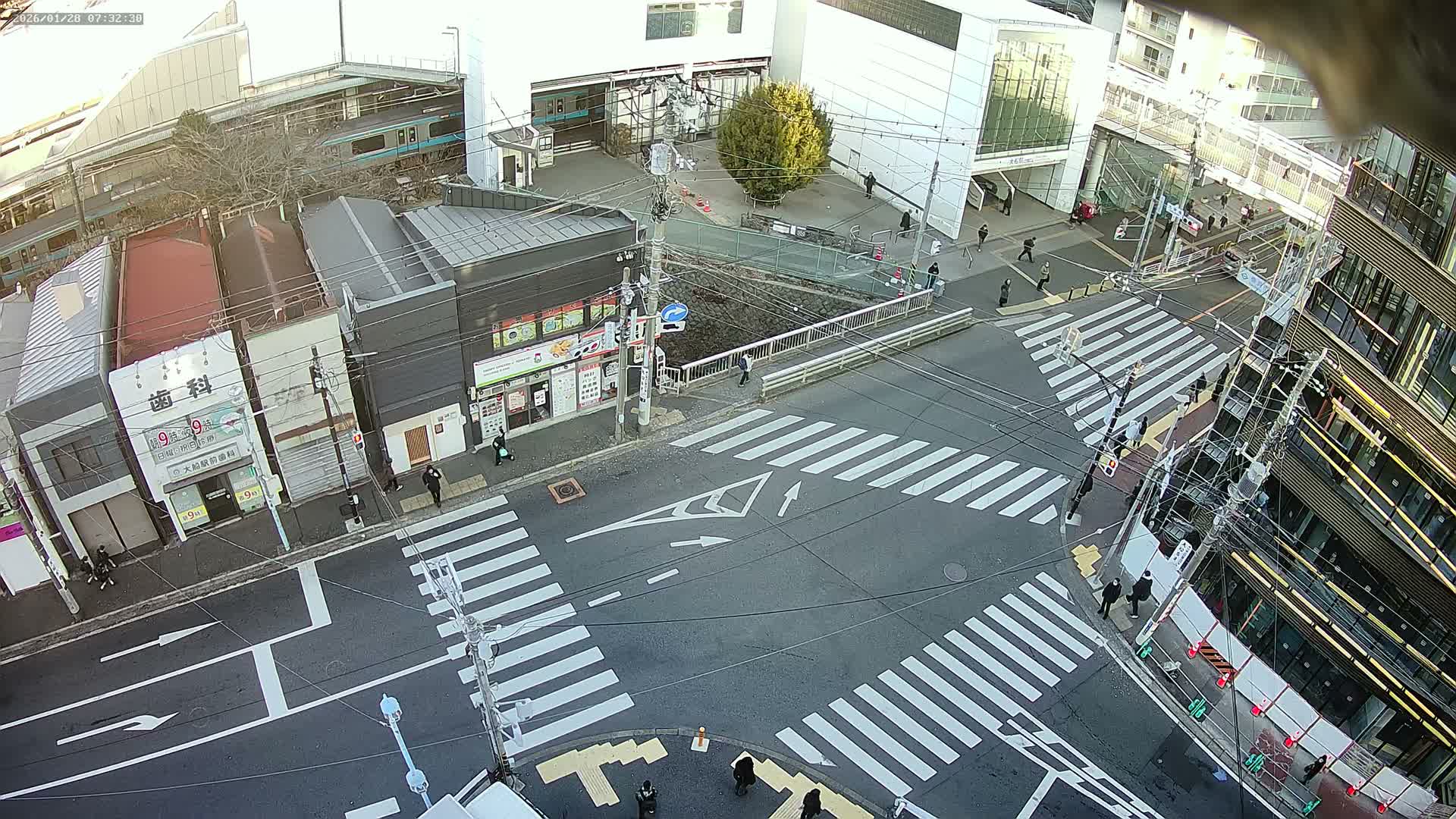 Kanagawa, Kamakura, Ofuna JR Train Station & Shochiku Street / Kanagawa Prefectural Rte 203 Junction ( 神奈川・鎌倉・大船 JR駅＆松竹通り／神奈川県道203ジャンクション )  Live Cam - 1 Chome, Ofuna, Kamakura, Kanagawa, Kanto, Honshu, Japan