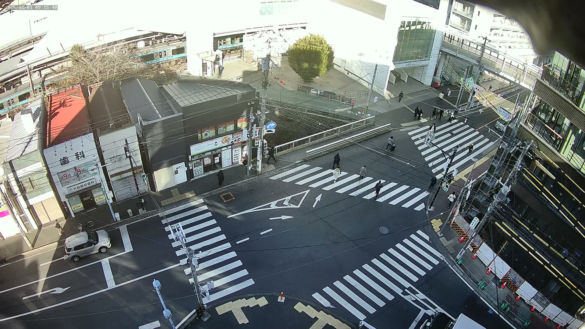 Kanagawa, Kamakura, Ofuna JR Train Station & Shochiku Street / Kanagawa Prefectural Rte 203 Junction ( 神奈川・鎌倉・大船 JR駅＆松竹通り／神奈川県道203ジャンクション )  Live Cam - 1 Chome, Ofuna, Kamakura, Kanagawa, Kanto, Honshu, Japan
