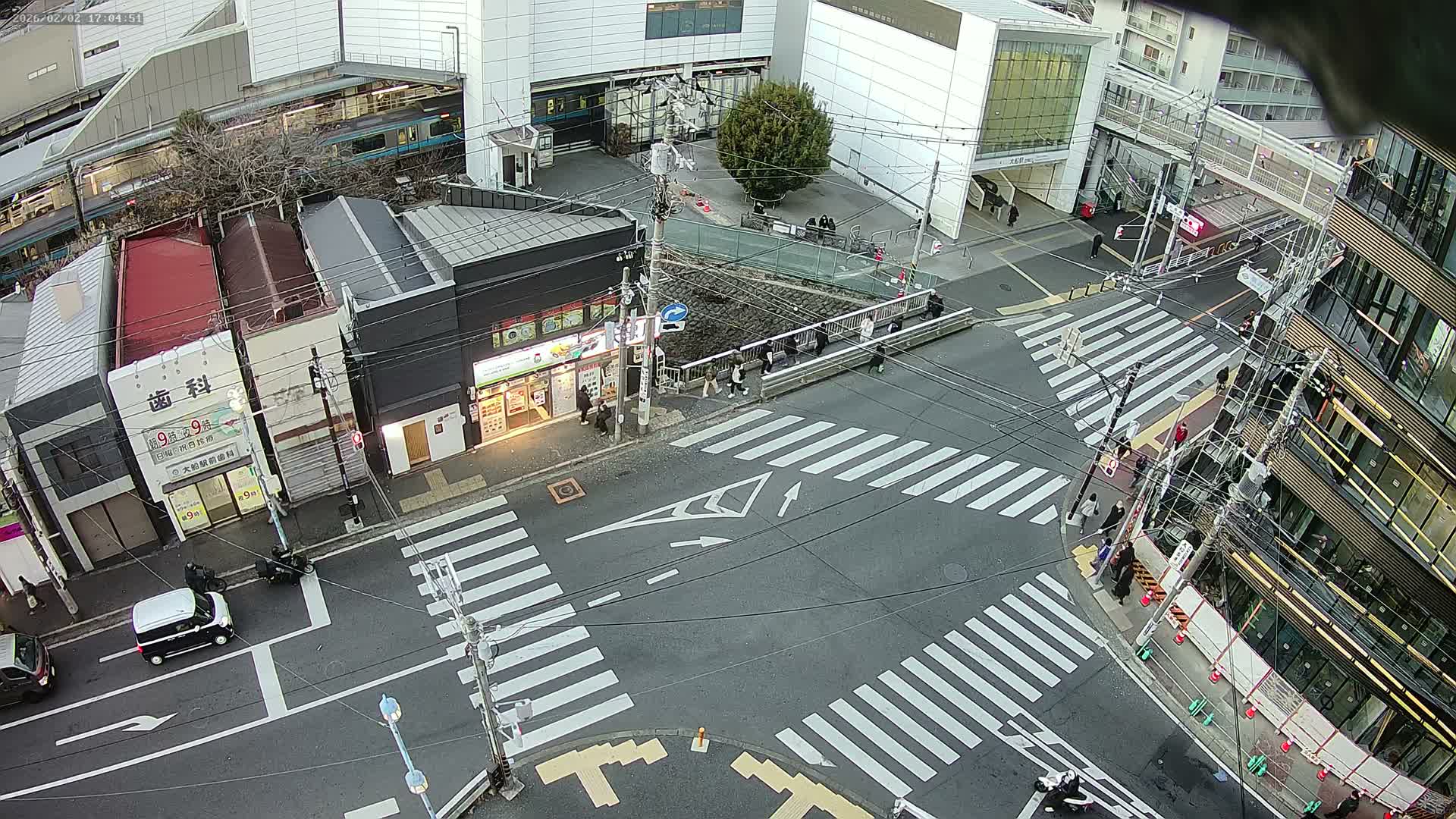 Kanagawa, Kamakura, Ofuna JR Train Station & Shochiku Street / Kanagawa Prefectural Rte 203 Junction ( 神奈川・鎌倉・大船 JR駅＆松竹通り／神奈川県道203ジャンクション )  Live Cam - 1 Chome, Ofuna, Kamakura, Kanagawa, Kanto, Honshu, Japan