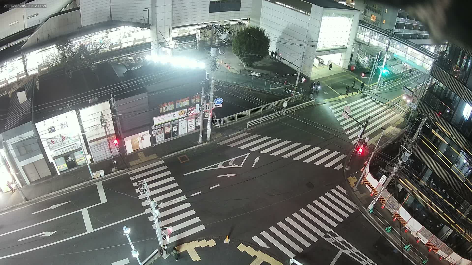 Kanagawa, Kamakura, Ofuna JR Train Station & Shochiku Street / Kanagawa Prefectural Rte 203 Junction ( 神奈川・鎌倉・大船 JR駅＆松竹通り／神奈川県道203ジャンクション )  Live Cam - 1 Chome, Ofuna, Kamakura, Kanagawa, Kanto, Honshu, Japan