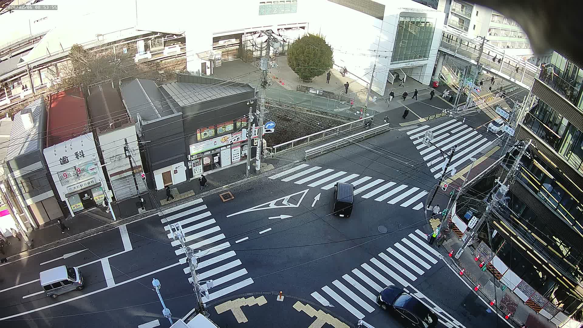 Kanagawa, Kamakura, Ofuna JR Train Station & Shochiku Street / Kanagawa Prefectural Rte 203 Junction ( 神奈川・鎌倉・大船 JR駅＆松竹通り／神奈川県道203ジャンクション )  Live Cam - 1 Chome, Ofuna, Kamakura, Kanagawa, Kanto, Honshu, Japan