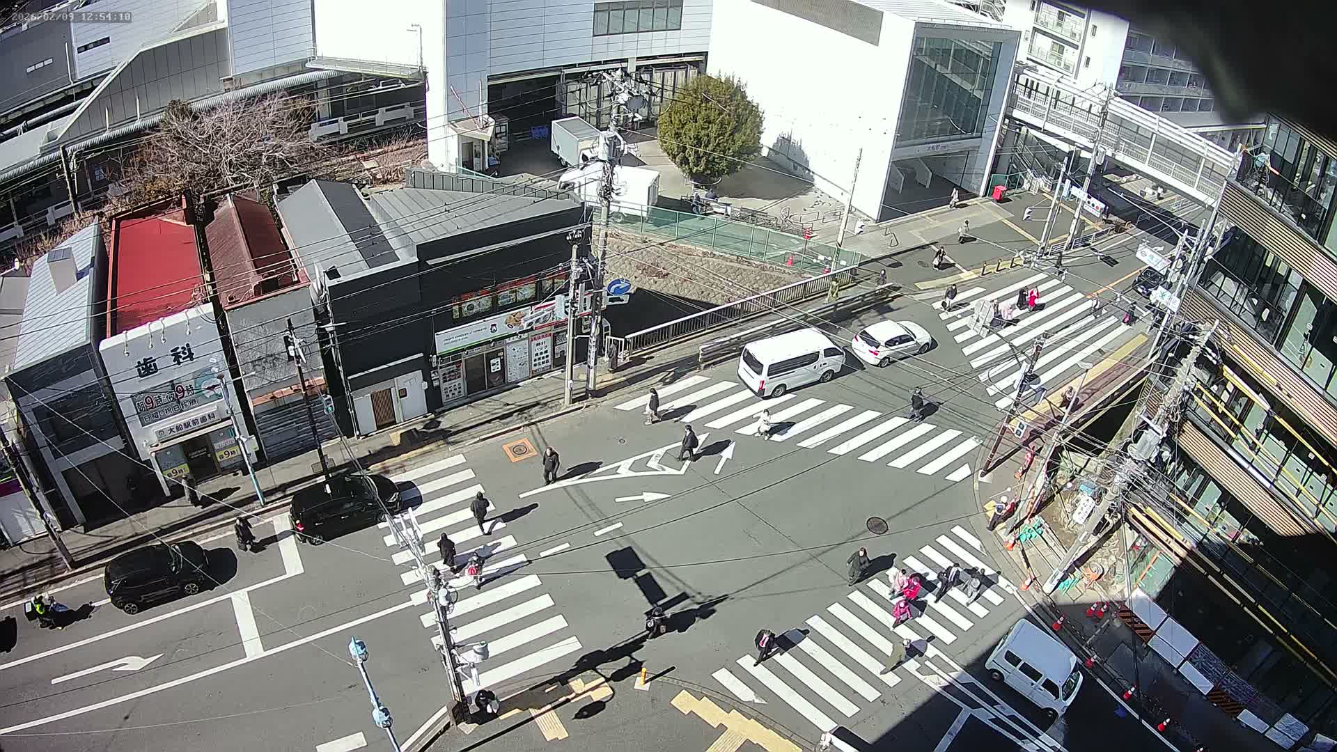 Kanagawa, Kamakura, Ofuna JR Train Station & Shochiku Street / Kanagawa Prefectural Rte 203 Junction ( 神奈川・鎌倉・大船 JR駅＆松竹通り／神奈川県道203ジャンクション )  Live Cam - 1 Chome, Ofuna, Kamakura, Kanagawa, Kanto, Honshu, Japan