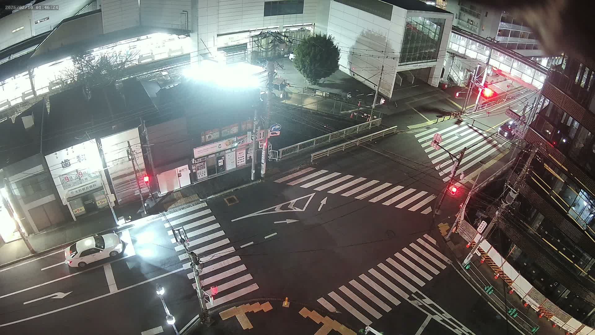 Kanagawa, Kamakura, Ofuna JR Train Station & Shochiku Street / Kanagawa Prefectural Rte 203 Junction ( 神奈川・鎌倉・大船 JR駅＆松竹通り／神奈川県道203ジャンクション )  Live Cam - 1 Chome, Ofuna, Kamakura, Kanagawa, Kanto, Honshu, Japan