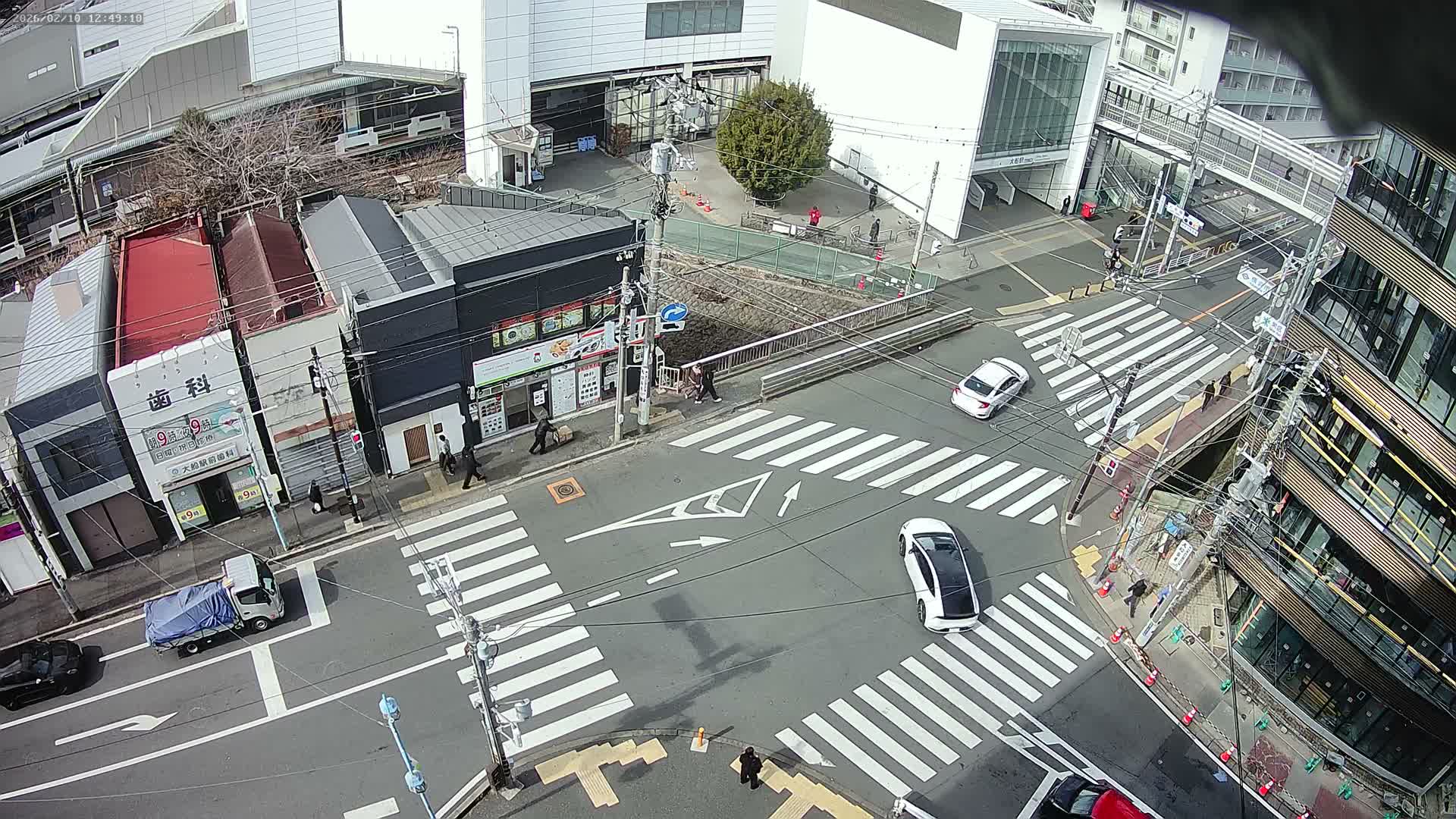 Kanagawa, Kamakura, Ofuna JR Train Station & Shochiku Street / Kanagawa Prefectural Rte 203 Junction ( 神奈川・鎌倉・大船 JR駅＆松竹通り／神奈川県道203ジャンクション )  Live Cam - 1 Chome, Ofuna, Kamakura, Kanagawa, Kanto, Honshu, Japan
