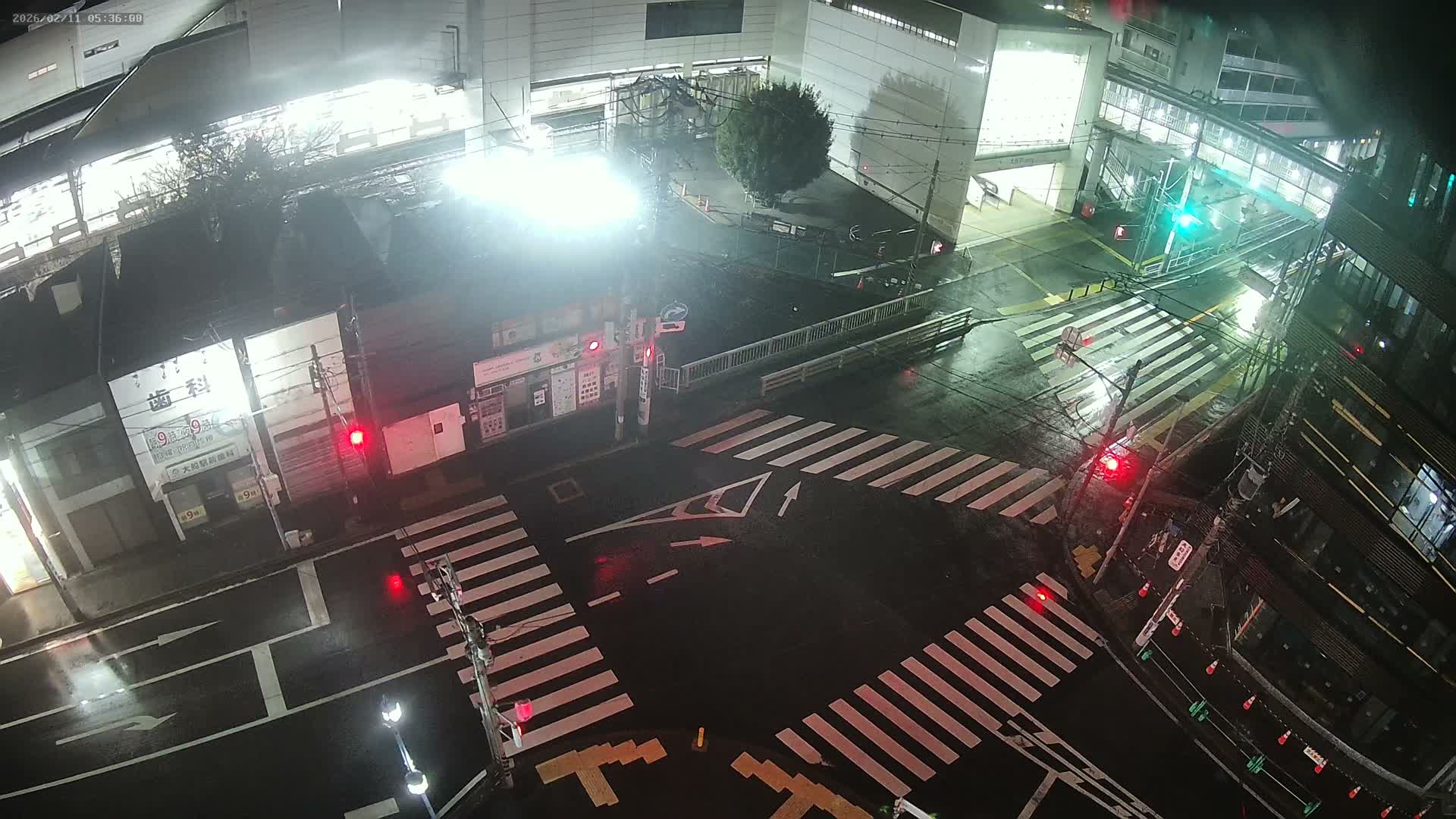 Kanagawa, Kamakura, Ofuna JR Train Station & Shochiku Street / Kanagawa Prefectural Rte 203 Junction ( 神奈川・鎌倉・大船 JR駅＆松竹通り／神奈川県道203ジャンクション )  Live Cam - 1 Chome, Ofuna, Kamakura, Kanagawa, Kanto, Honshu, Japan