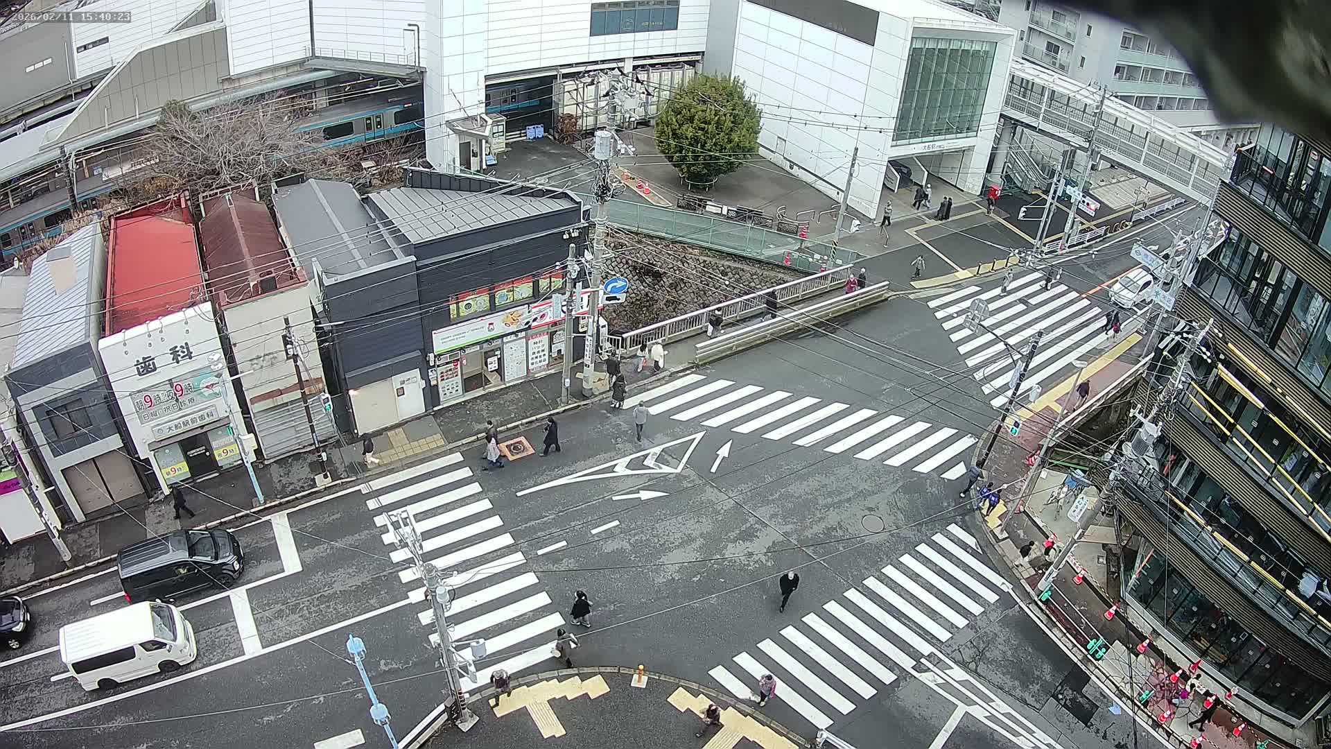 Kanagawa, Kamakura, Ofuna JR Train Station & Shochiku Street / Kanagawa Prefectural Rte 203 Junction ( 神奈川・鎌倉・大船 JR駅＆松竹通り／神奈川県道203ジャンクション )  Live Cam - 1 Chome, Ofuna, Kamakura, Kanagawa, Kanto, Honshu, Japan