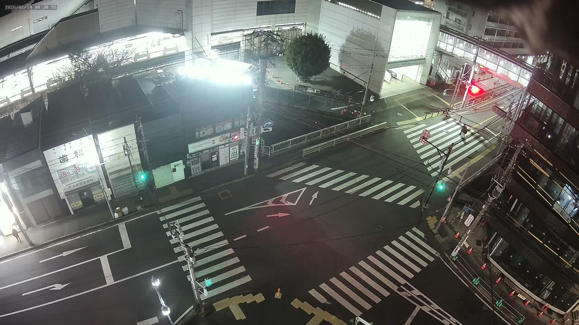 Kanagawa, Kamakura, Ofuna JR Train Station & Shochiku Street / Kanagawa Prefectural Rte 203 Junction ( 神奈川・鎌倉・大船 JR駅＆松竹通り／神奈川県道203ジャンクション )  Live Cam - 1 Chome, Ofuna, Kamakura, Kanagawa, Kanto, Honshu, Japan