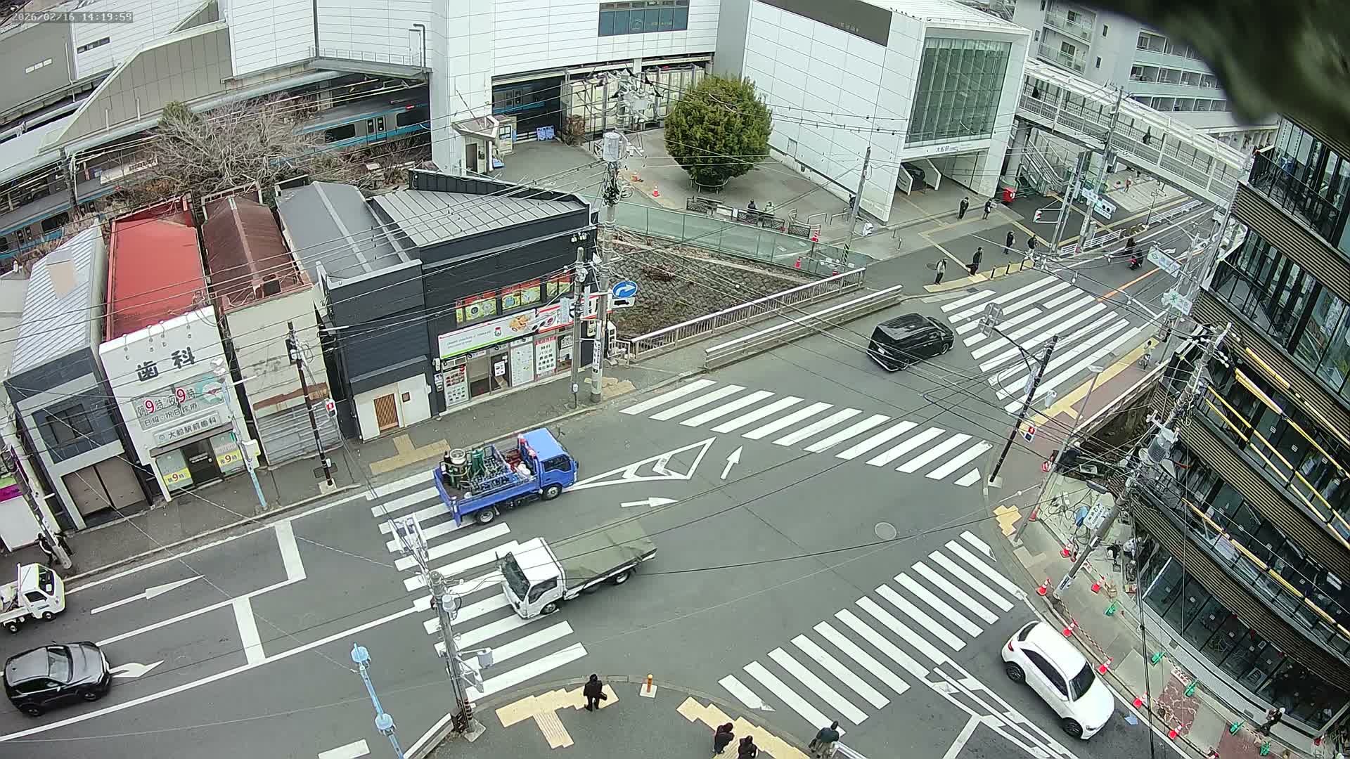 Kanagawa, Kamakura, Ofuna JR Train Station & Shochiku Street / Kanagawa Prefectural Rte 203 Junction ( 神奈川・鎌倉・大船 JR駅＆松竹通り／神奈川県道203ジャンクション )  Live Cam - 1 Chome, Ofuna, Kamakura, Kanagawa, Kanto, Honshu, Japan