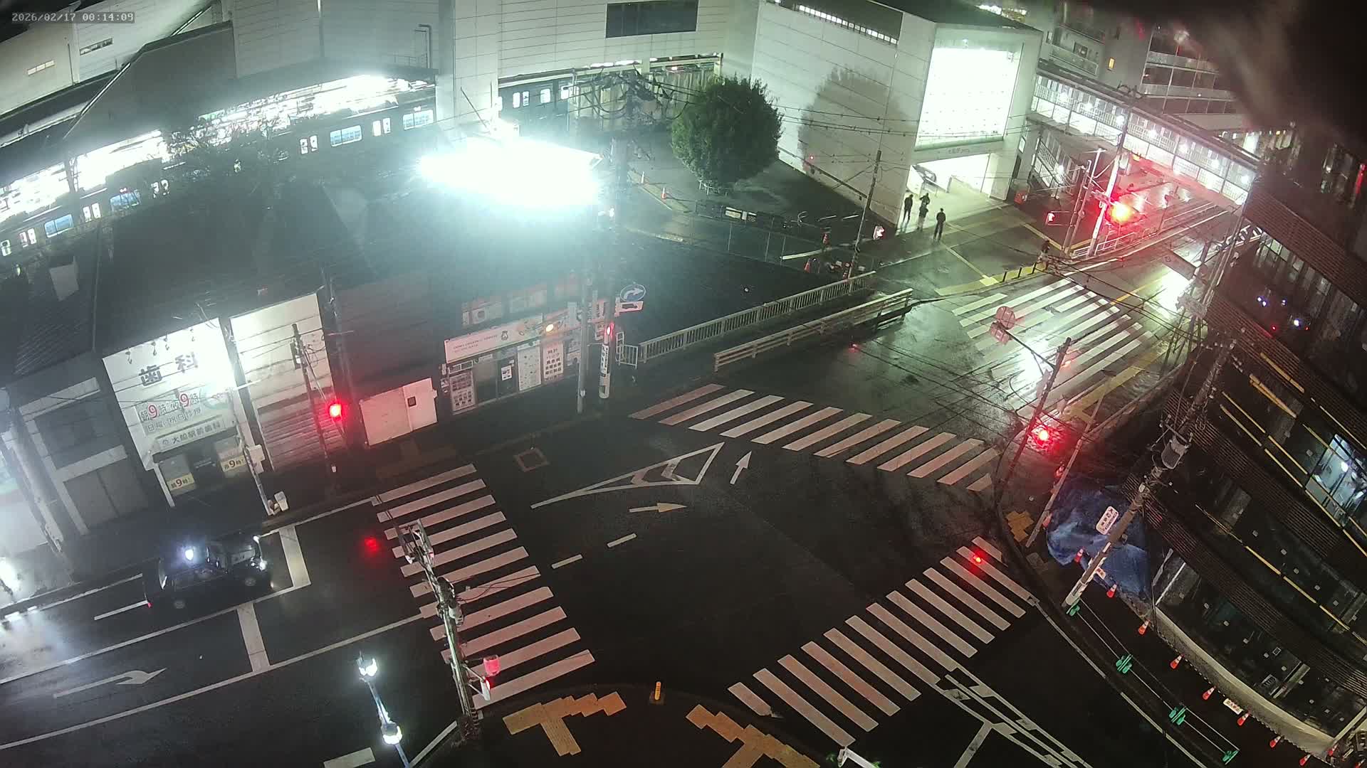 Kanagawa, Kamakura, Ofuna JR Train Station & Shochiku Street / Kanagawa Prefectural Rte 203 Junction ( 神奈川・鎌倉・大船 JR駅＆松竹通り／神奈川県道203ジャンクション )  Live Cam - 1 Chome, Ofuna, Kamakura, Kanagawa, Kanto, Honshu, Japan