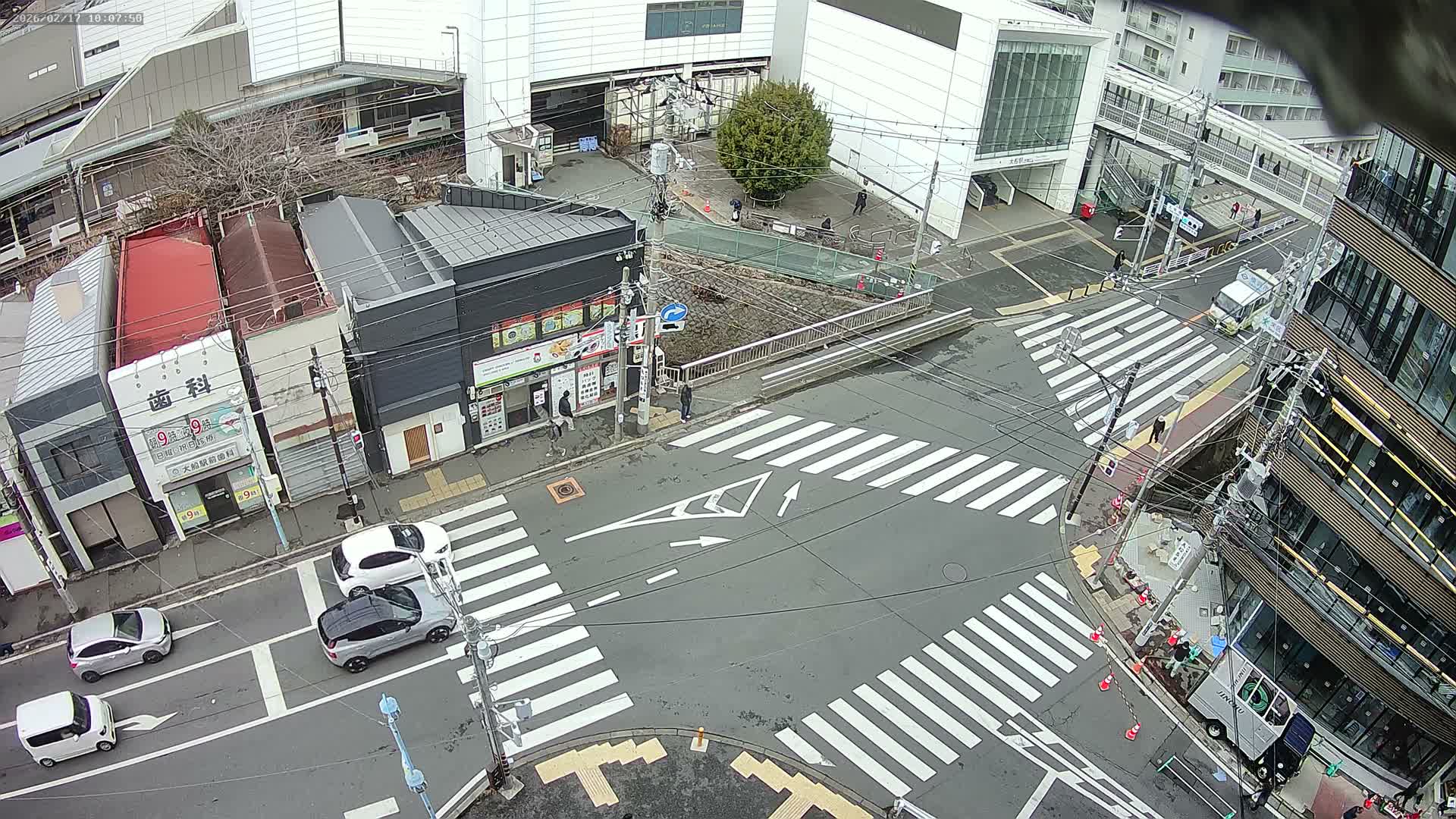Kanagawa, Kamakura, Ofuna JR Train Station & Shochiku Street / Kanagawa Prefectural Rte 203 Junction ( 神奈川・鎌倉・大船 JR駅＆松竹通り／神奈川県道203ジャンクション )  Live Cam - 1 Chome, Ofuna, Kamakura, Kanagawa, Kanto, Honshu, Japan