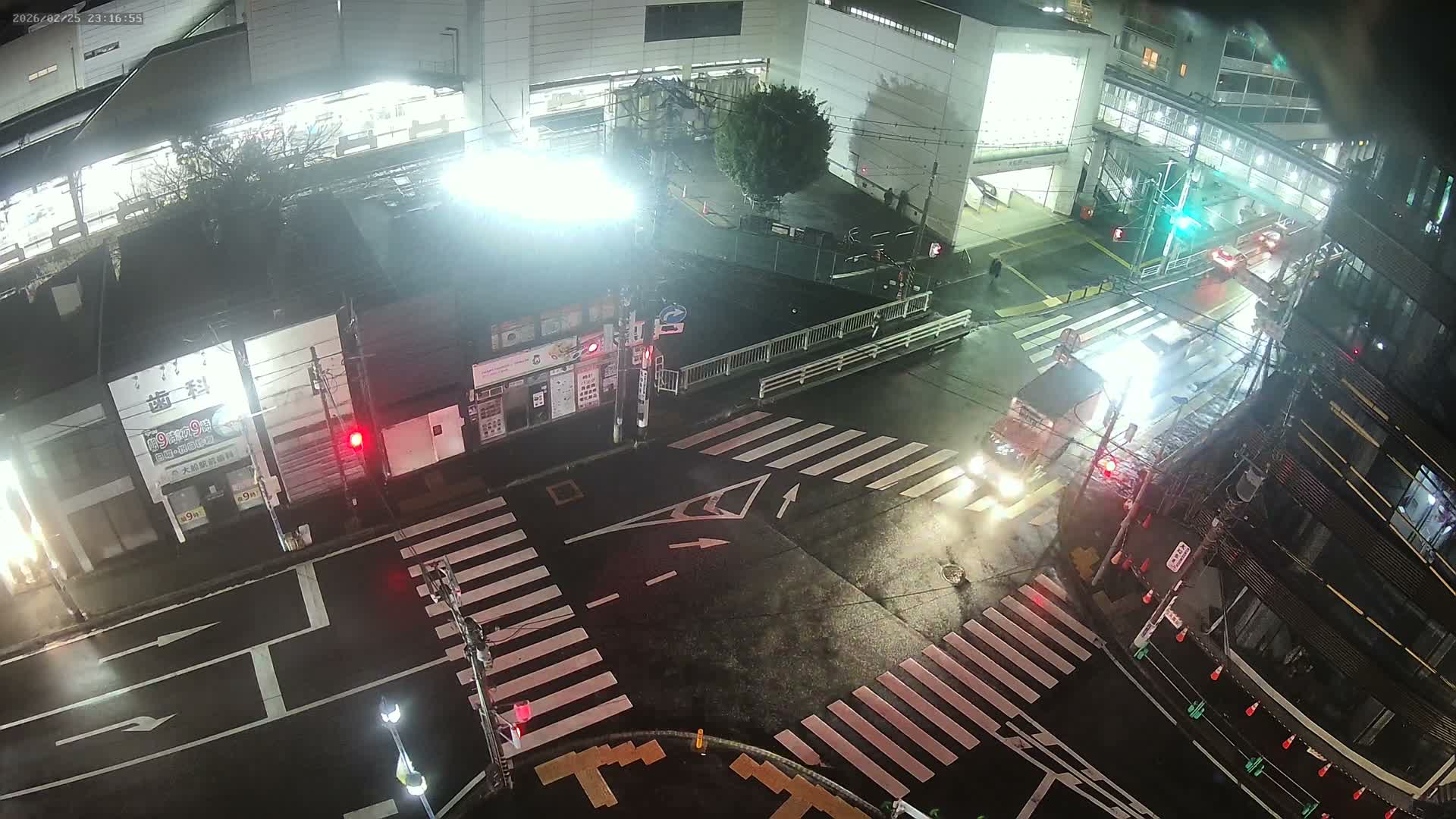 Kanagawa, Kamakura, Ofuna JR Train Station & Shochiku Street / Kanagawa Prefectural Rte 203 Junction ( 神奈川・鎌倉・大船 JR駅＆松竹通り／神奈川県道203ジャンクション )  Live Cam - 1 Chome, Ofuna, Kamakura, Kanagawa, Kanto, Honshu, Japan