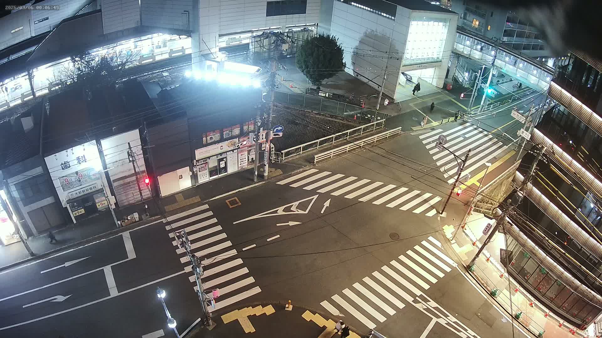 Kanagawa, Kamakura, Ofuna JR Train Station & Shochiku Street / Kanagawa Prefectural Rte 203 Junction ( 神奈川・鎌倉・大船 JR駅＆松竹通り／神奈川県道203ジャンクション )  Live Cam - 1 Chome, Ofuna, Kamakura, Kanagawa, Kanto, Honshu, Japan