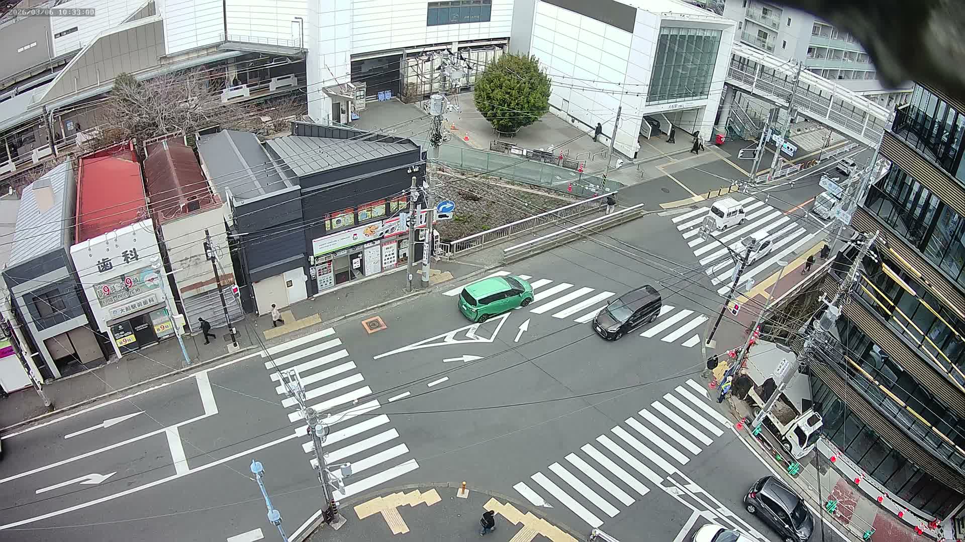 Kanagawa, Kamakura, Ofuna JR Train Station & Shochiku Street / Kanagawa Prefectural Rte 203 Junction ( 神奈川・鎌倉・大船 JR駅＆松竹通り／神奈川県道203ジャンクション )  Live Cam - 1 Chome, Ofuna, Kamakura, Kanagawa, Kanto, Honshu, Japan