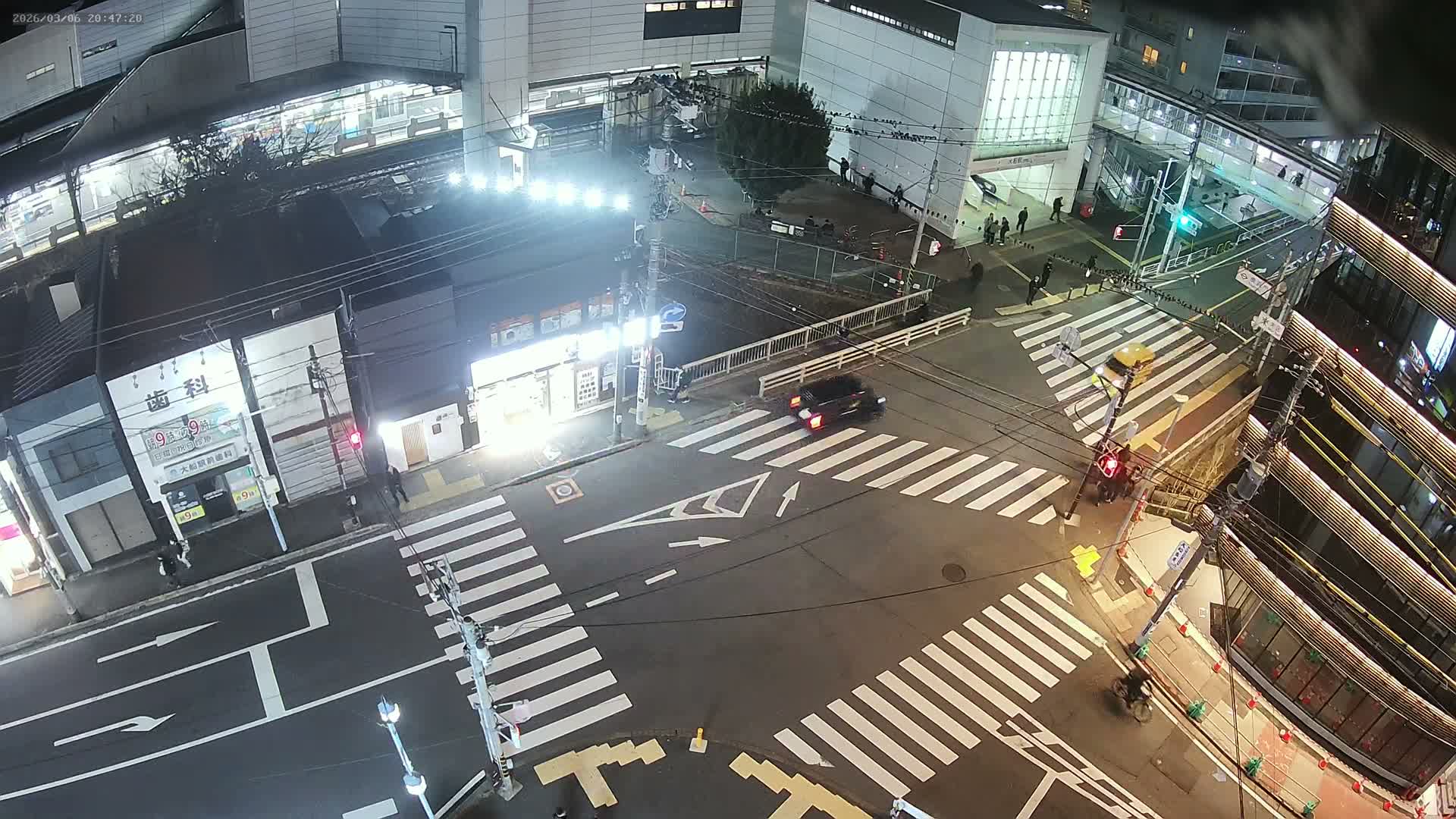 Kanagawa, Kamakura, Ofuna JR Train Station & Shochiku Street / Kanagawa Prefectural Rte 203 Junction ( 神奈川・鎌倉・大船 JR駅＆松竹通り／神奈川県道203ジャンクション )  Live Cam - 1 Chome, Ofuna, Kamakura, Kanagawa, Kanto, Honshu, Japan
