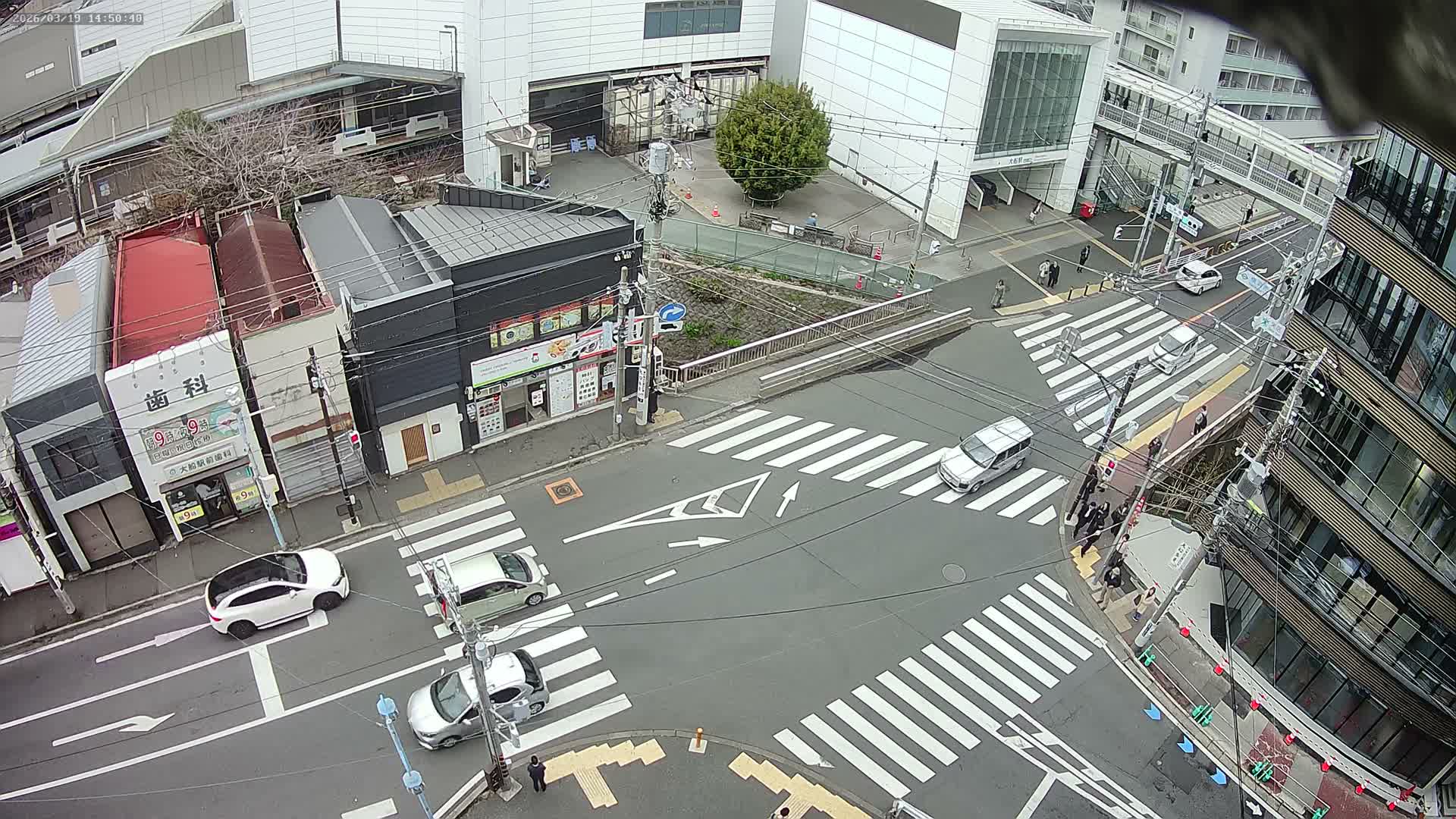 Kanagawa, Kamakura, Ofuna JR Train Station & Shochiku Street / Kanagawa Prefectural Rte 203 Junction ( 神奈川・鎌倉・大船 JR駅＆松竹通り／神奈川県道203ジャンクション )  Live Cam - 1 Chome, Ofuna, Kamakura, Kanagawa, Kanto, Honshu, Japan