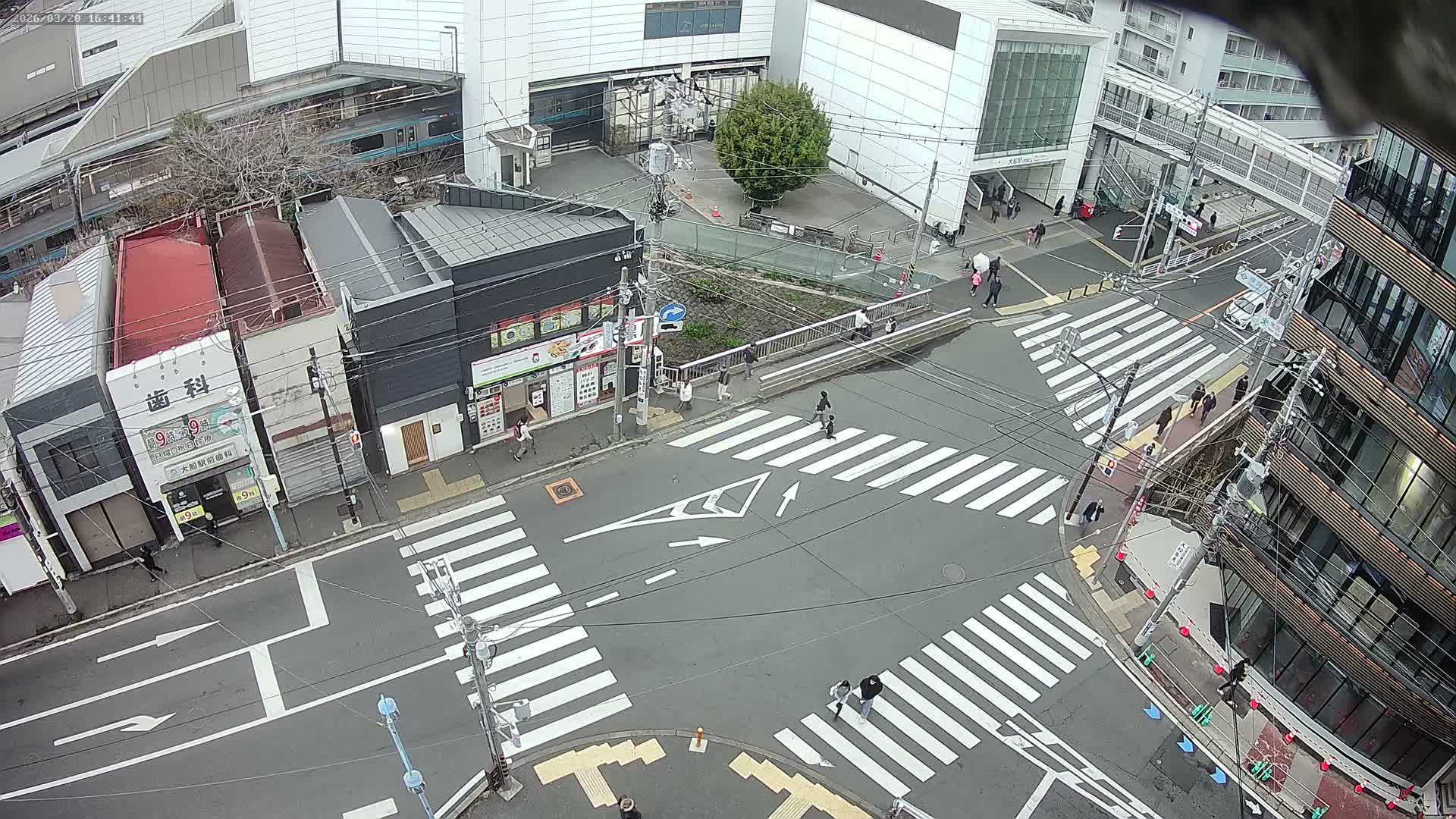 Kanagawa, Kamakura, Ofuna JR Train Station & Shochiku Street / Kanagawa Prefectural Rte 203 Junction ( 神奈川・鎌倉・大船 JR駅＆松竹通り／神奈川県道203ジャンクション )  Live Cam - 1 Chome, Ofuna, Kamakura, Kanagawa, Kanto, Honshu, Japan