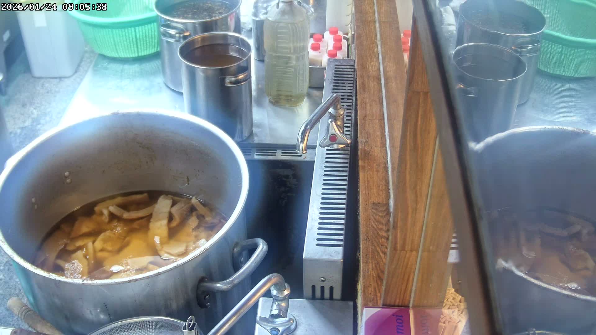 Saitama, Kawaguchi, Ramen Hyakuninriki Japanese Ramen Kitchen ( 埼玉・川口・ラーメン百人力 日本のラーメンキッチン ) Live Cam - 3 Chome, Namiki, Kawaguchi, Saitama, Kantō, Honshu, Japan