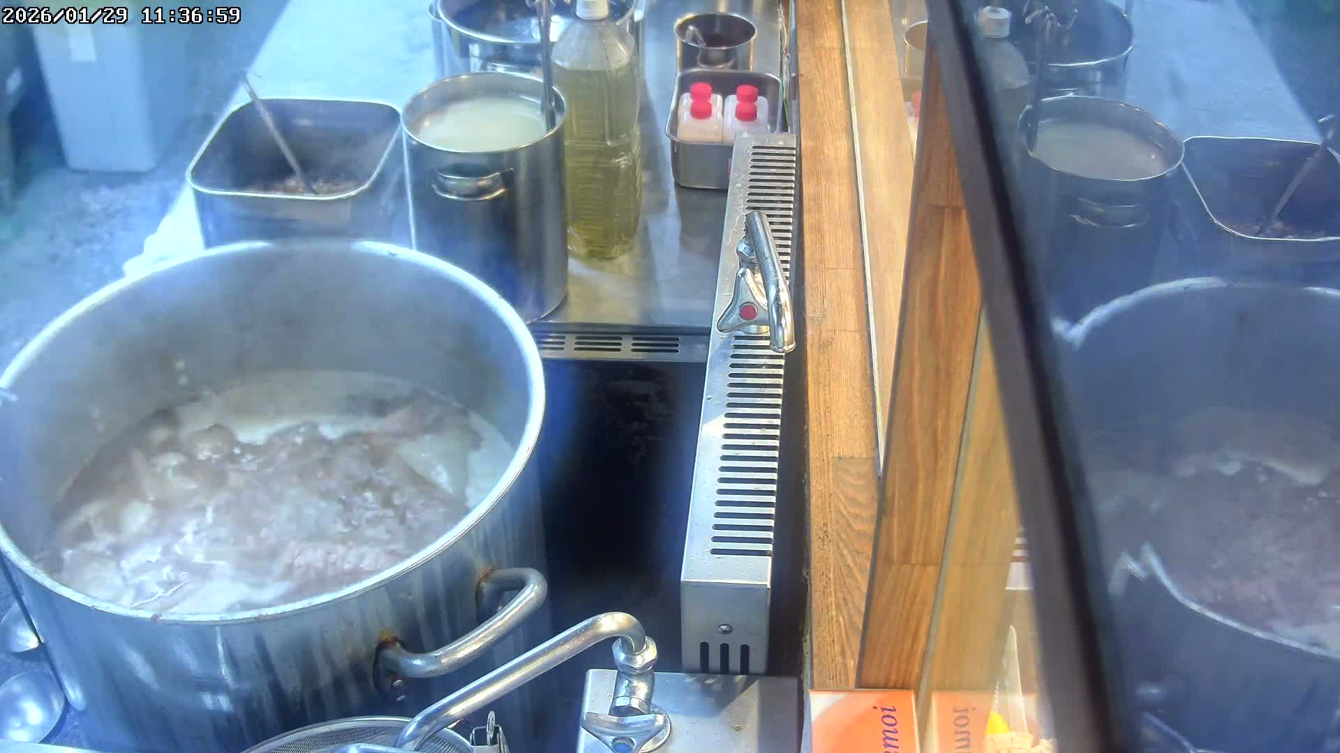 Saitama, Kawaguchi, Ramen Hyakuninriki Japanese Ramen Kitchen ( 埼玉・川口・ラーメン百人力 日本のラーメンキッチン ) Live Cam - 3 Chome, Namiki, Kawaguchi, Saitama, Kantō, Honshu, Japan