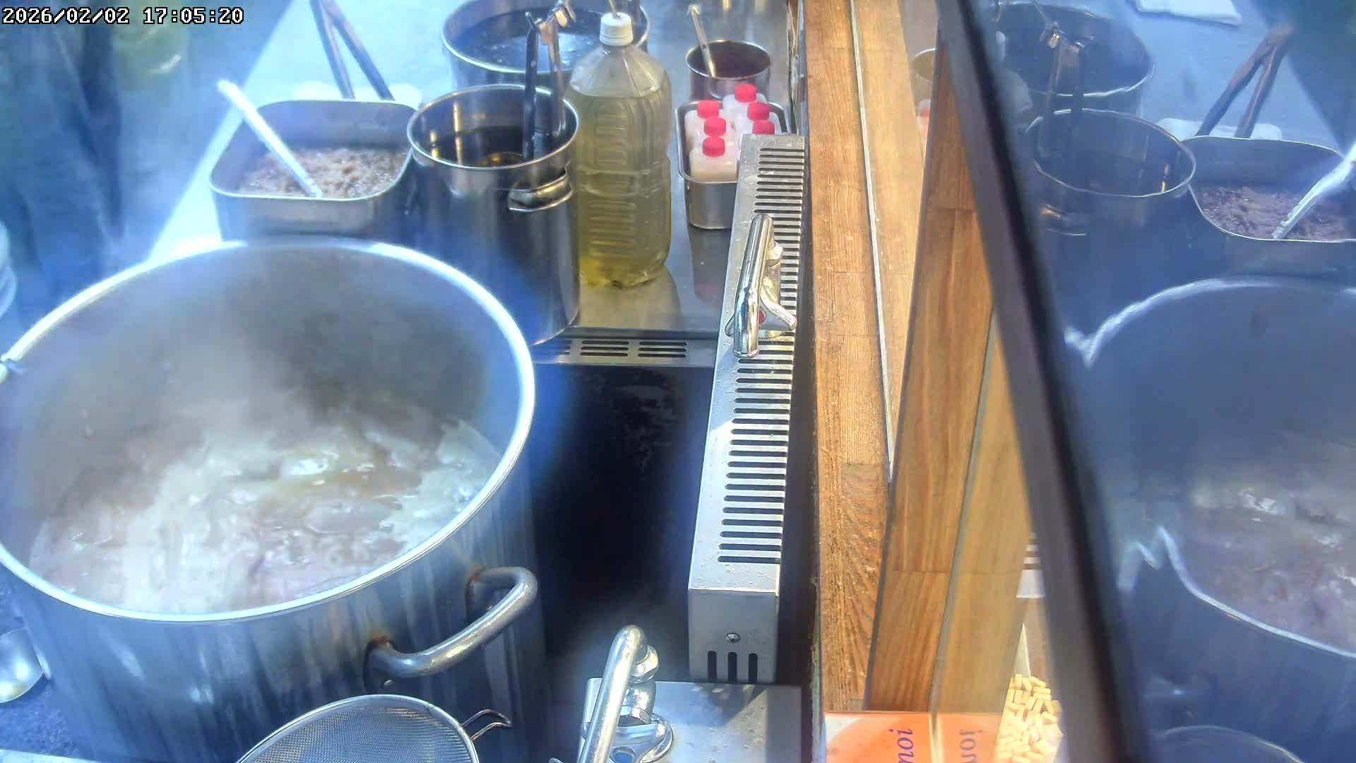 Saitama, Kawaguchi, Ramen Hyakuninriki Japanese Ramen Kitchen ( 埼玉・川口・ラーメン百人力 日本のラーメンキッチン ) Live Cam - 3 Chome, Namiki, Kawaguchi, Saitama, Kantō, Honshu, Japan