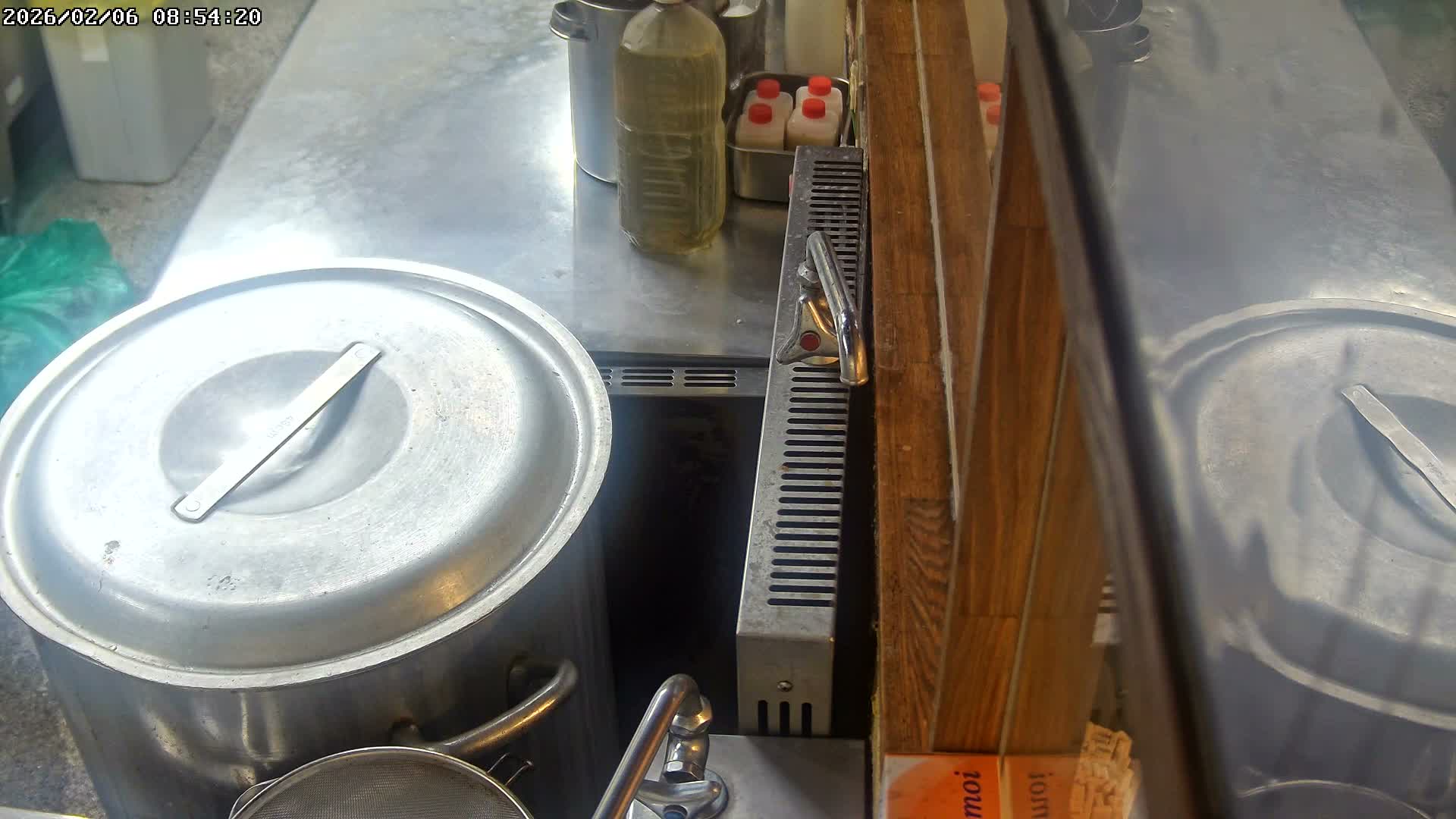 Saitama, Kawaguchi, Ramen Hyakuninriki Japanese Ramen Kitchen ( 埼玉・川口・ラーメン百人力 日本のラーメンキッチン ) Live Cam - 3 Chome, Namiki, Kawaguchi, Saitama, Kantō, Honshu, Japan