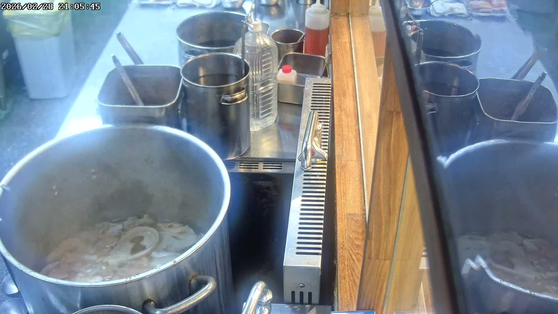 Saitama, Kawaguchi, Ramen Hyakuninriki Japanese Ramen Kitchen ( 埼玉・川口・ラーメン百人力 日本のラーメンキッチン ) Live Cam - 3 Chome, Namiki, Kawaguchi, Saitama, Kantō, Honshu, Japan