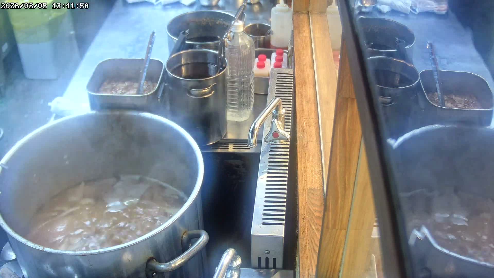 Saitama, Kawaguchi, Ramen Hyakuninriki Japanese Ramen Kitchen ( 埼玉・川口・ラーメン百人力 日本のラーメンキッチン ) Live Cam - 3 Chome, Namiki, Kawaguchi, Saitama, Kantō, Honshu, Japan