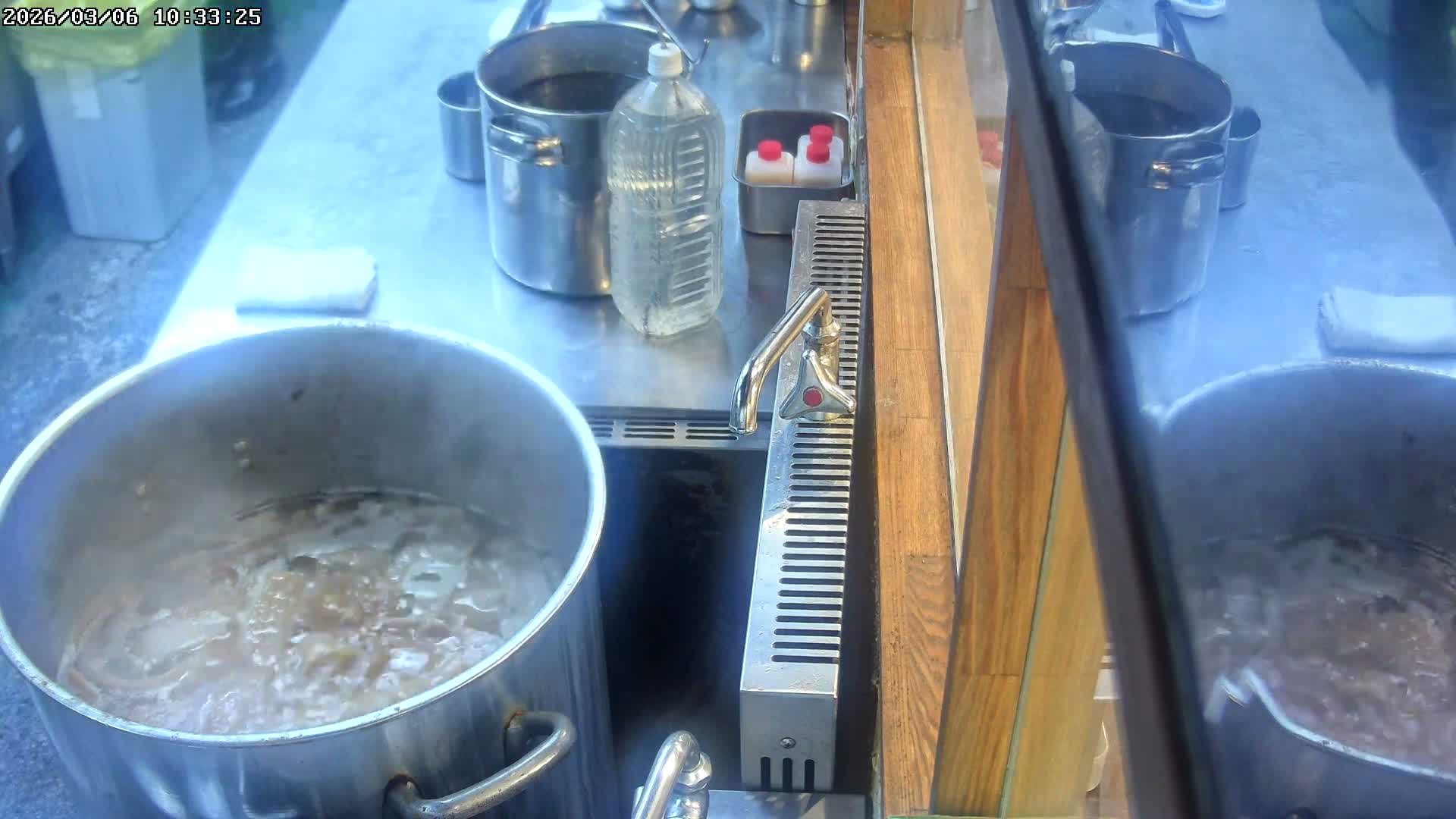 Saitama, Kawaguchi, Ramen Hyakuninriki Japanese Ramen Kitchen ( 埼玉・川口・ラーメン百人力 日本のラーメンキッチン ) Live Cam - 3 Chome, Namiki, Kawaguchi, Saitama, Kantō, Honshu, Japan