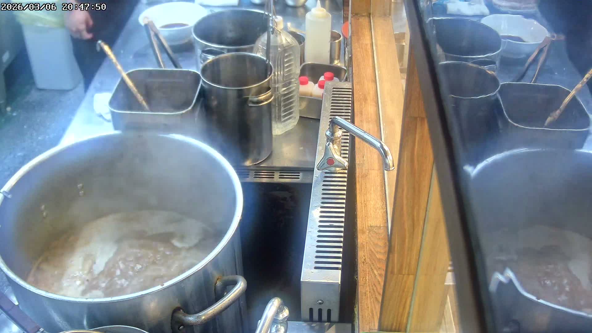 Saitama, Kawaguchi, Ramen Hyakuninriki Japanese Ramen Kitchen ( 埼玉・川口・ラーメン百人力 日本のラーメンキッチン ) Live Cam - 3 Chome, Namiki, Kawaguchi, Saitama, Kantō, Honshu, Japan