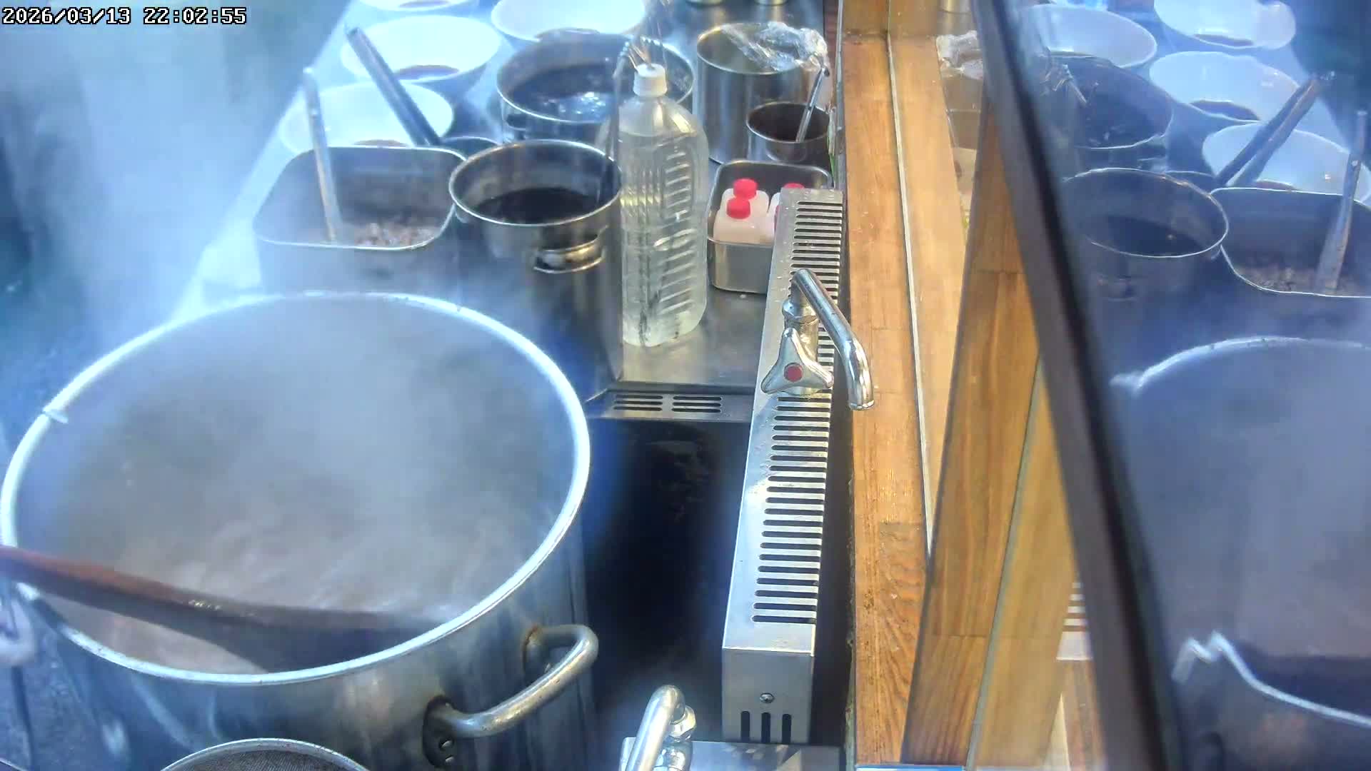 Saitama, Kawaguchi, Ramen Hyakuninriki Japanese Ramen Kitchen ( 埼玉・川口・ラーメン百人力 日本のラーメンキッチン ) Live Cam - 3 Chome, Namiki, Kawaguchi, Saitama, Kantō, Honshu, Japan