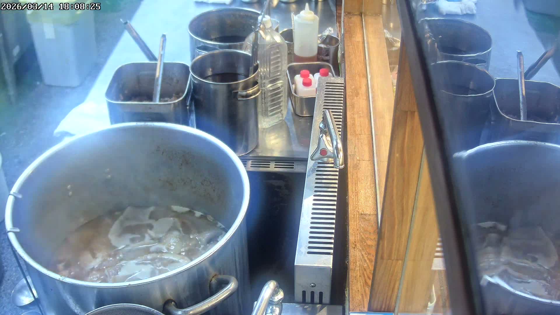 Saitama, Kawaguchi, Ramen Hyakuninriki Japanese Ramen Kitchen ( 埼玉・川口・ラーメン百人力 日本のラーメンキッチン ) Live Cam - 3 Chome, Namiki, Kawaguchi, Saitama, Kantō, Honshu, Japan