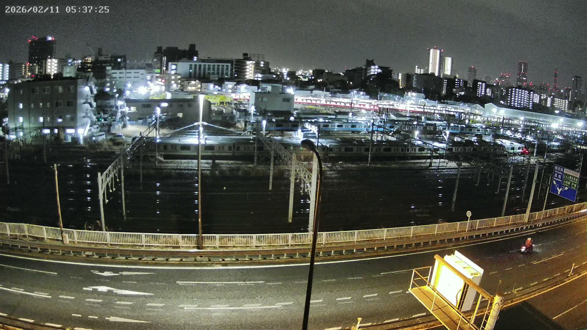 Kanagawa, Yokohama Higashi-Kanagawa Train Vehicle Center & Yokohama Downtown View ( 神奈川・横浜 東神奈川車両センター＆横浜ダウンタウンビュ ) Live Cam -  Tatemachi, Kanagawa-ku, Yokohama, Kanagawa, Kanto, Honshu, Japan